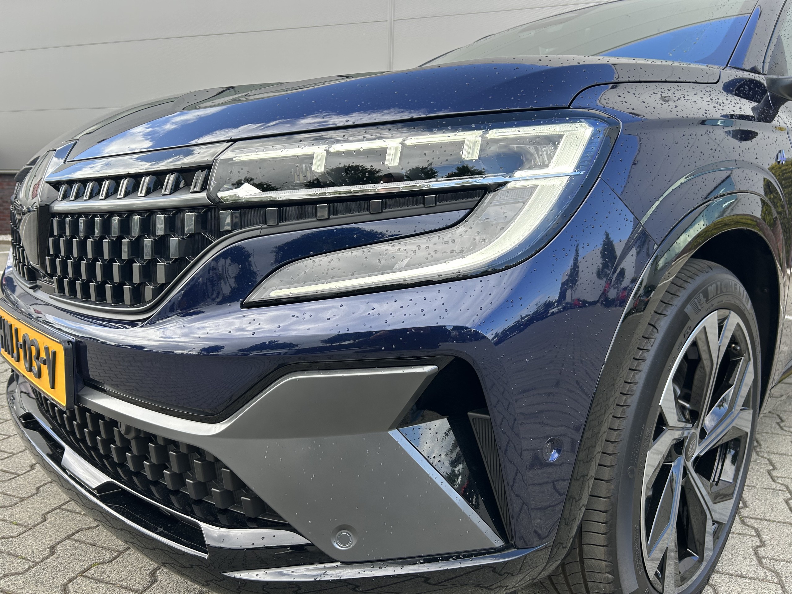Renault Espace | E-Tech full hybrid 200 iconic 7p.