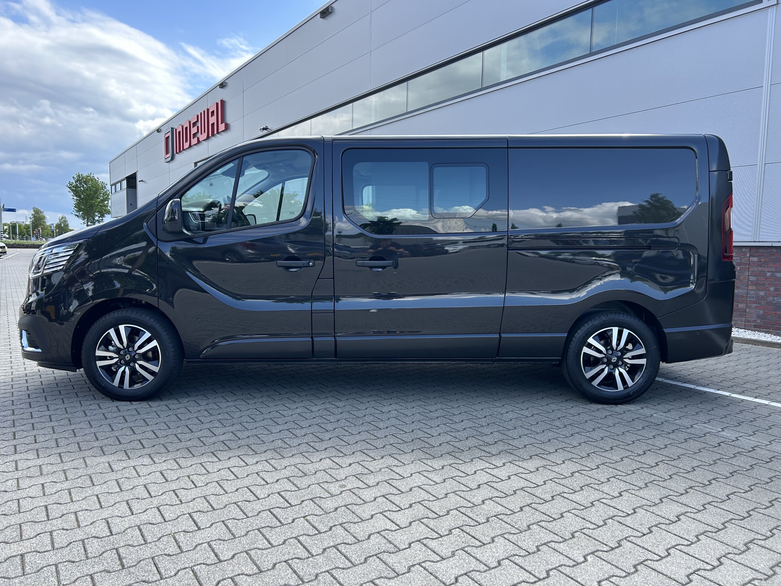 Renault Trafic | 2.0 Blue dCi EDC 170 T29 L2H1 | Dubble Cabine