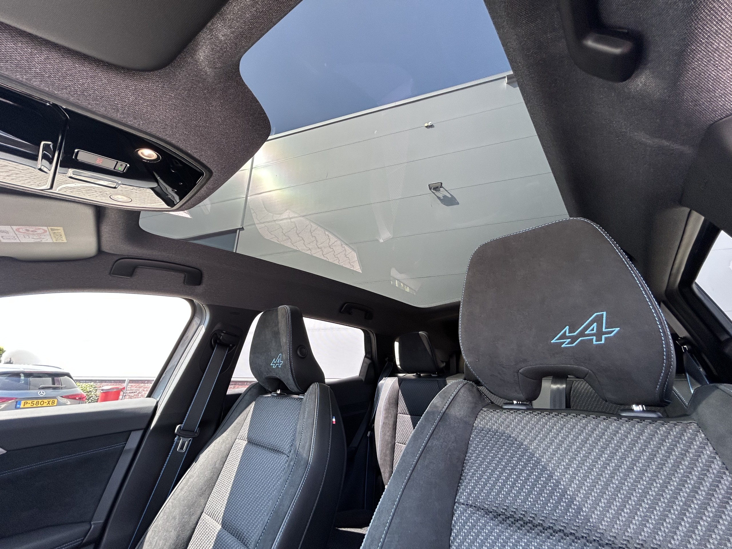 Renault Espace | E-Tech full hybrid 200 iconic 7p.