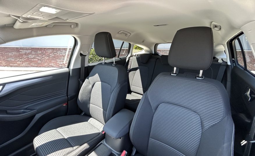 Ford Focus Wagon | 1.0 EcoBoost Hybrid Titanium