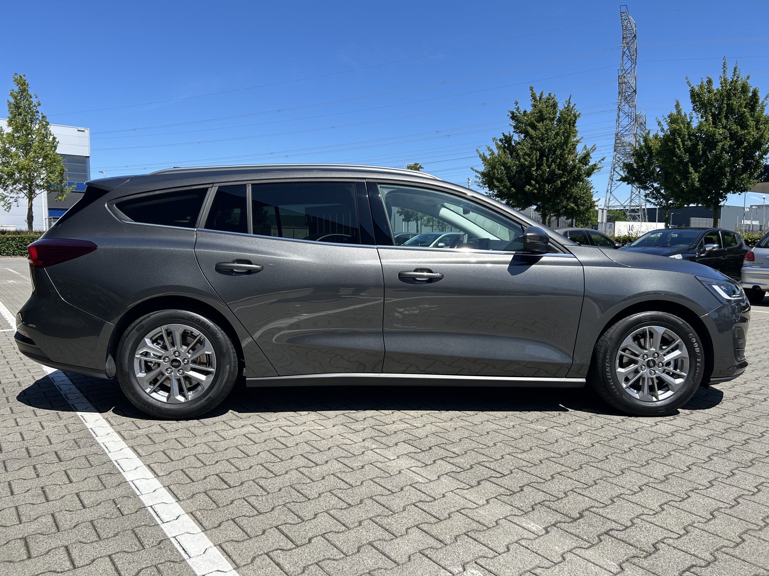 Ford Focus Wagon | 1.0 EcoBoost Hybrid Titanium
