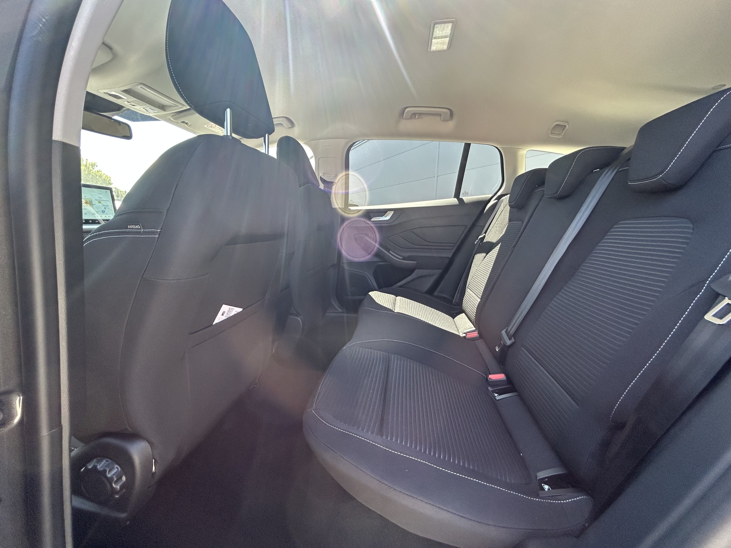 Ford Focus Wagon | 1.0 EcoBoost Hybrid Titanium