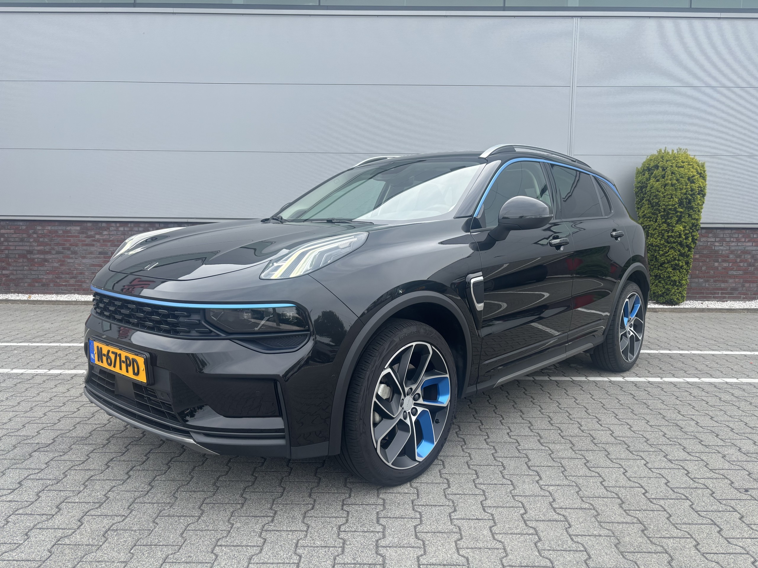 Lynk & Co | 01