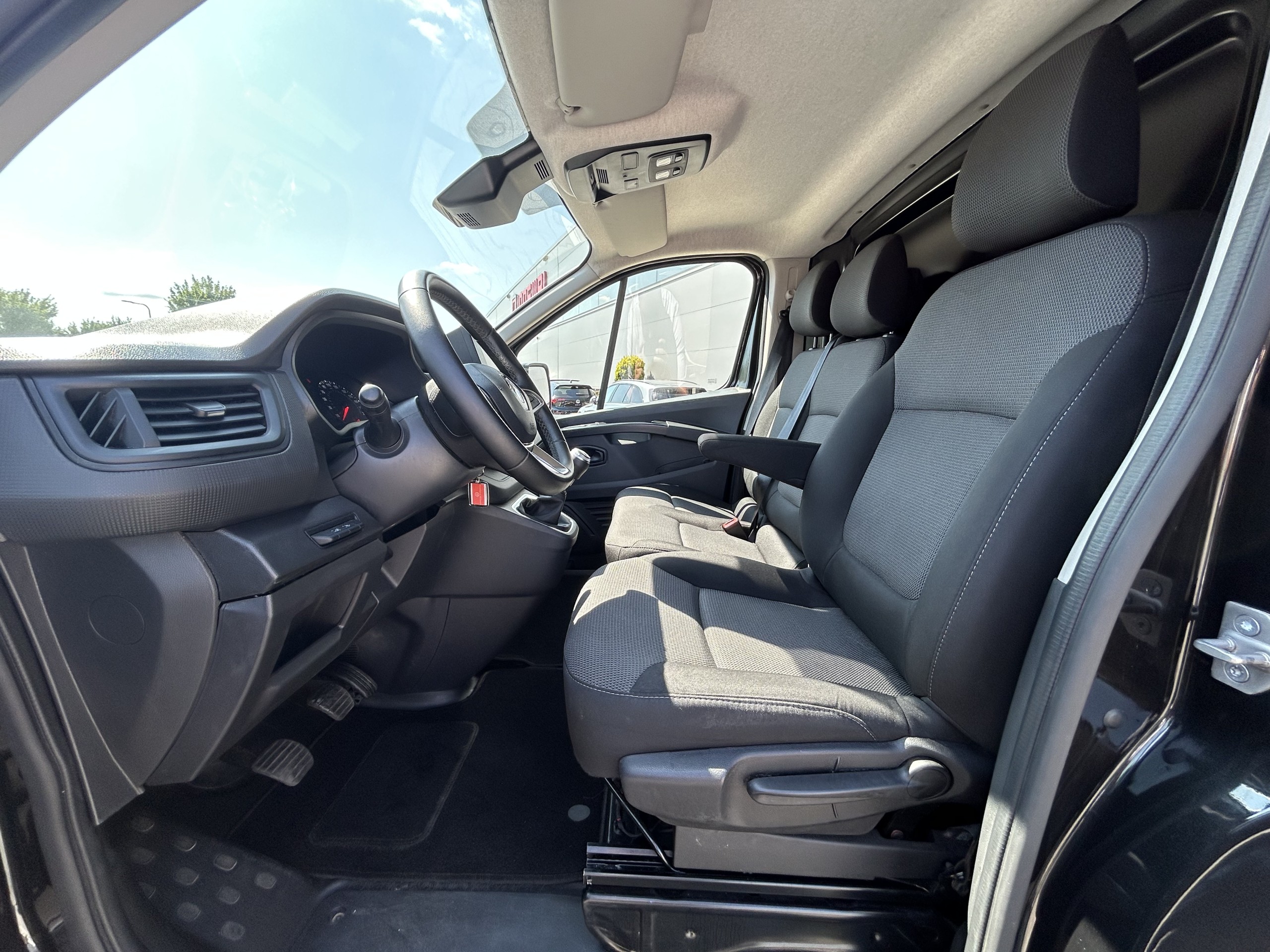 Renault Trafic | 2.0 dCi 130 T30 L2H1 Work Edition