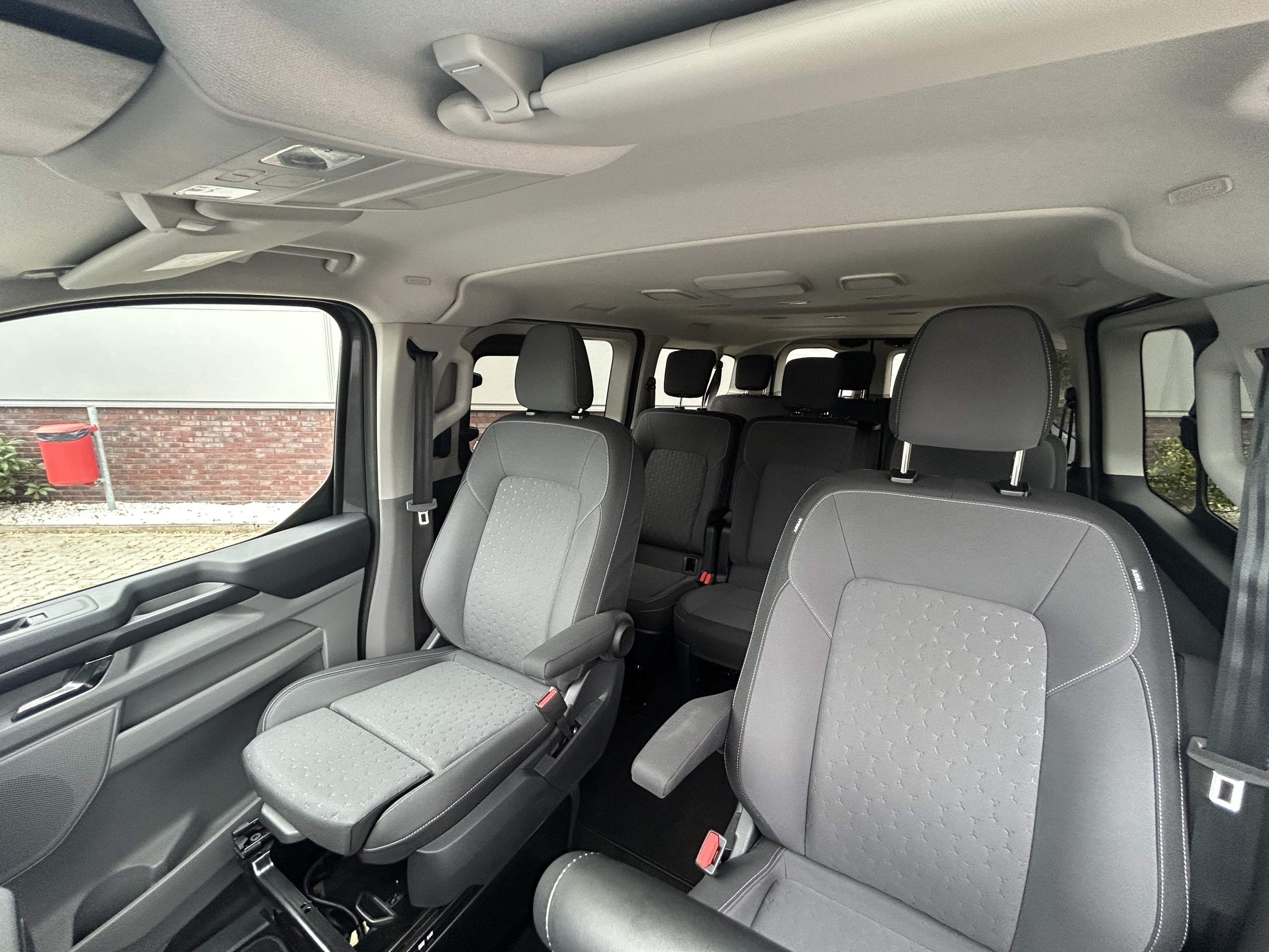 Ford Transit Custum | 340 2.5 PHEV L2H1 Limited | 8 persoons