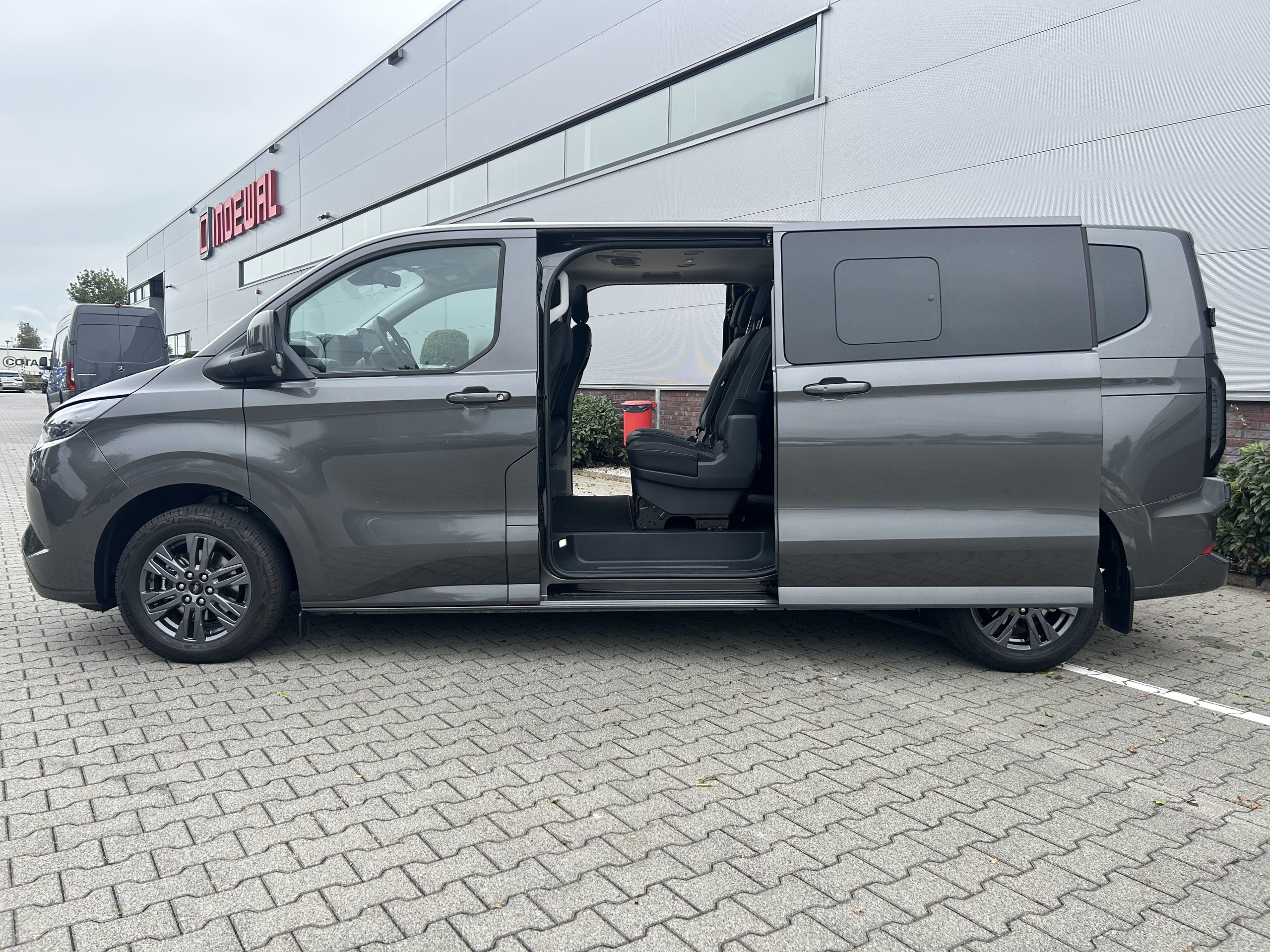 Ford Transit Custum | 340 2.5 PHEV L2H1 Limited | 8 persoons