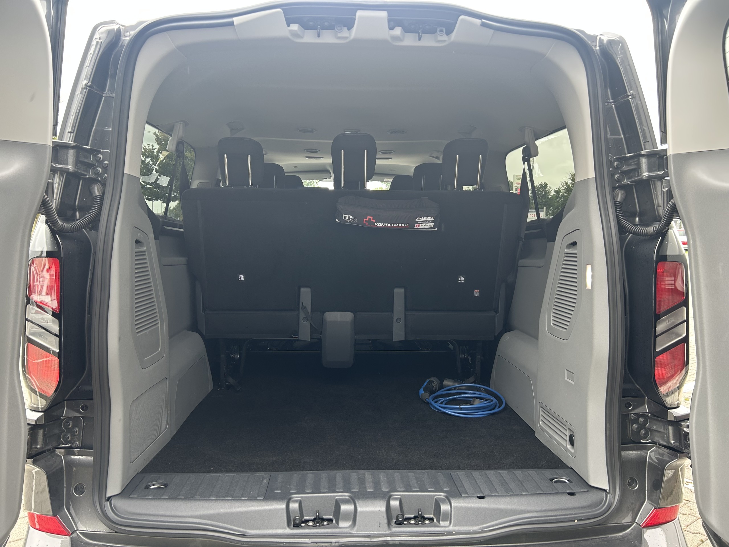 Ford Transit Custum | 340 2.5 PHEV L2H1 Limited | 8 persoons