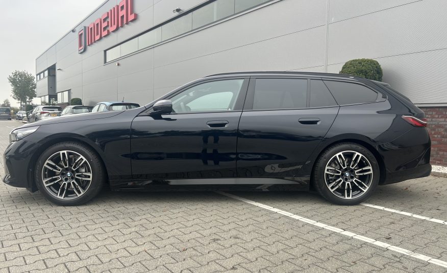BMW i5 Touring | eDrive40 M Sport Edition 94kWh