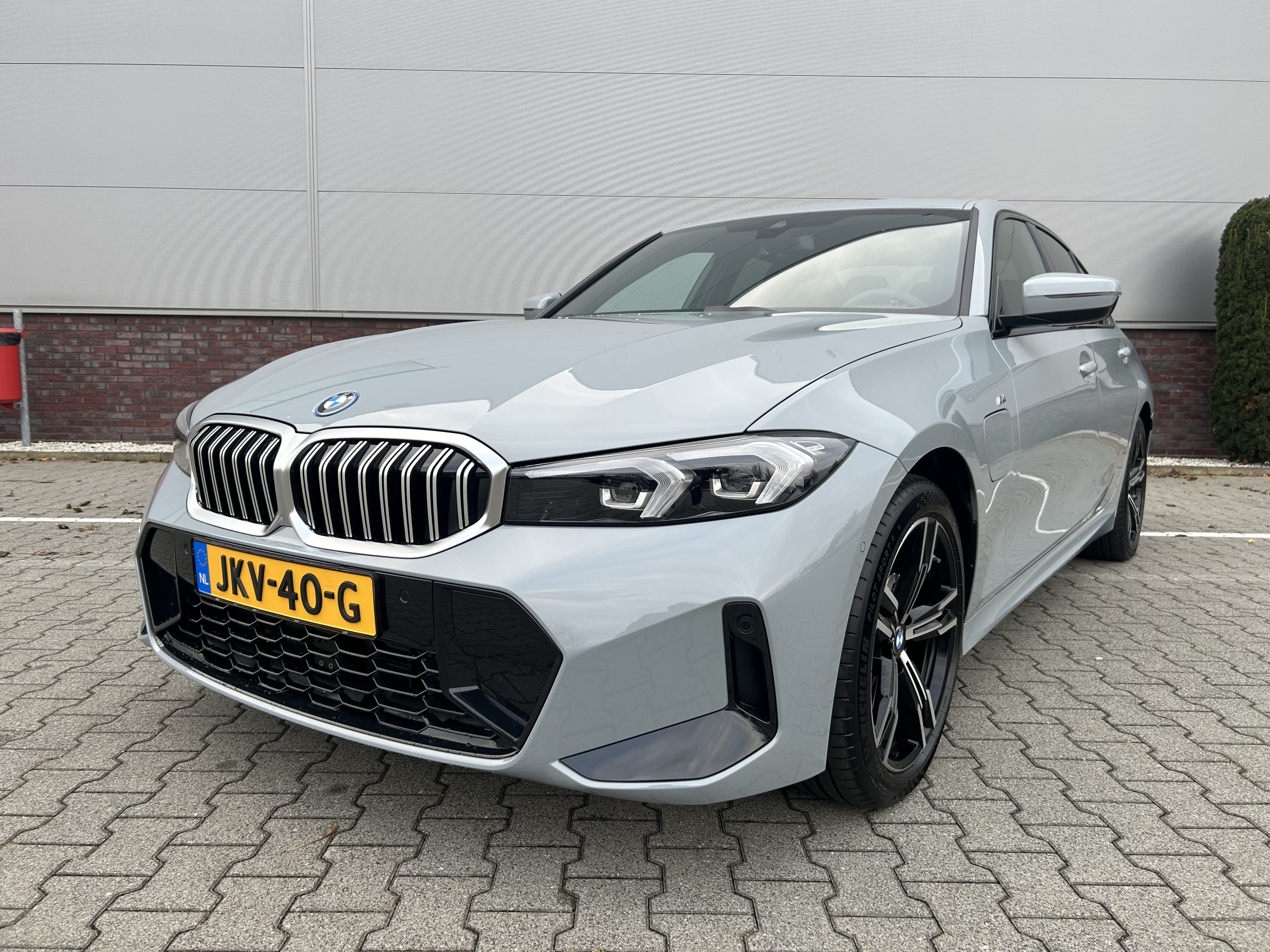 BMW 330e Sedan | M-Sport Edition | phev