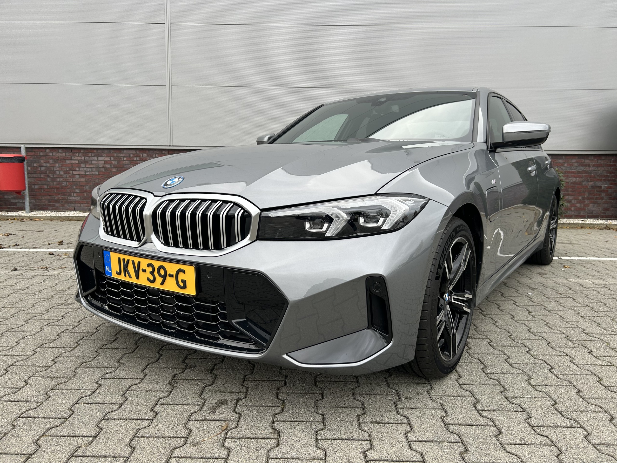 BMW 330e Sedan | M-Sport Edition | phev