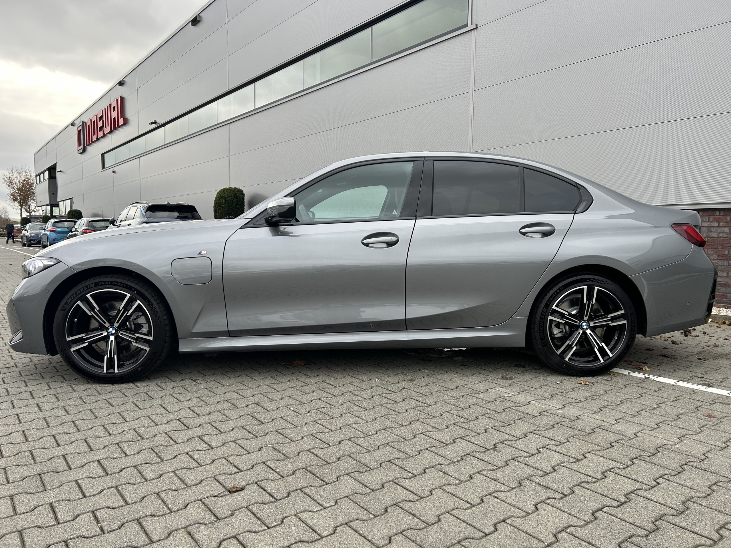BMW 330e Sedan | M-Sport Edition | phev