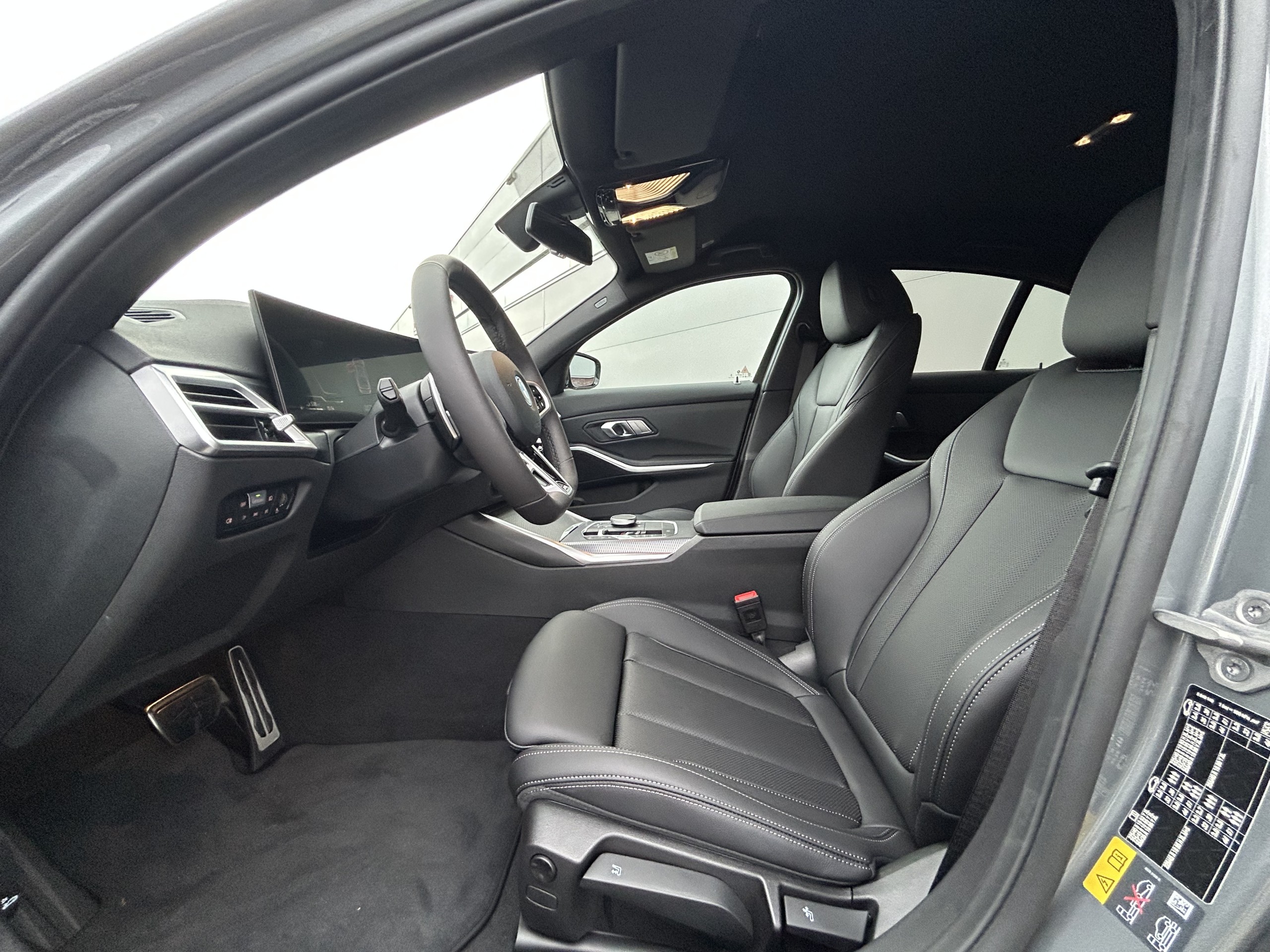 BMW 330e Sedan | M-Sport Edition | phev