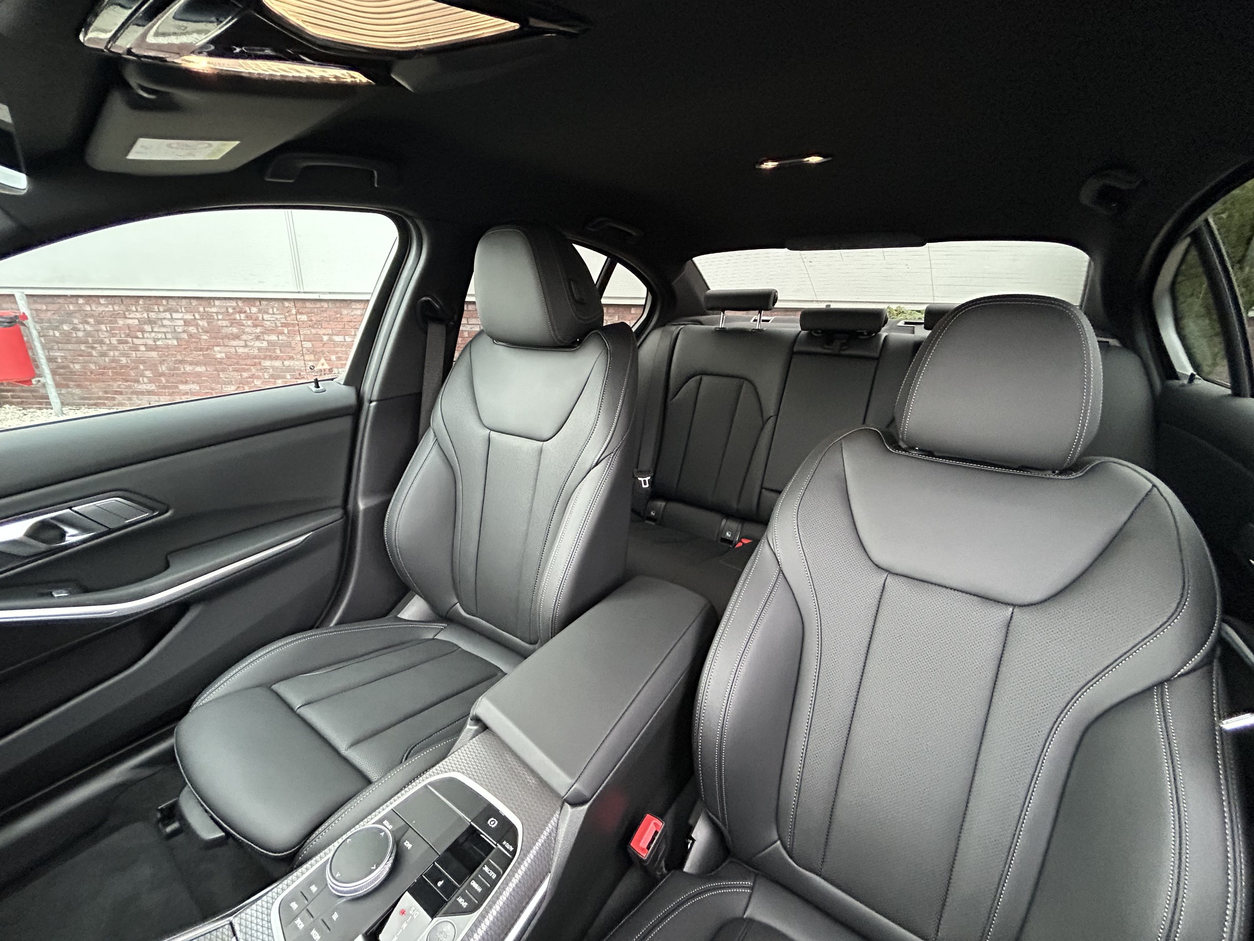 BMW 330e Sedan | M-Sport Edition | phev