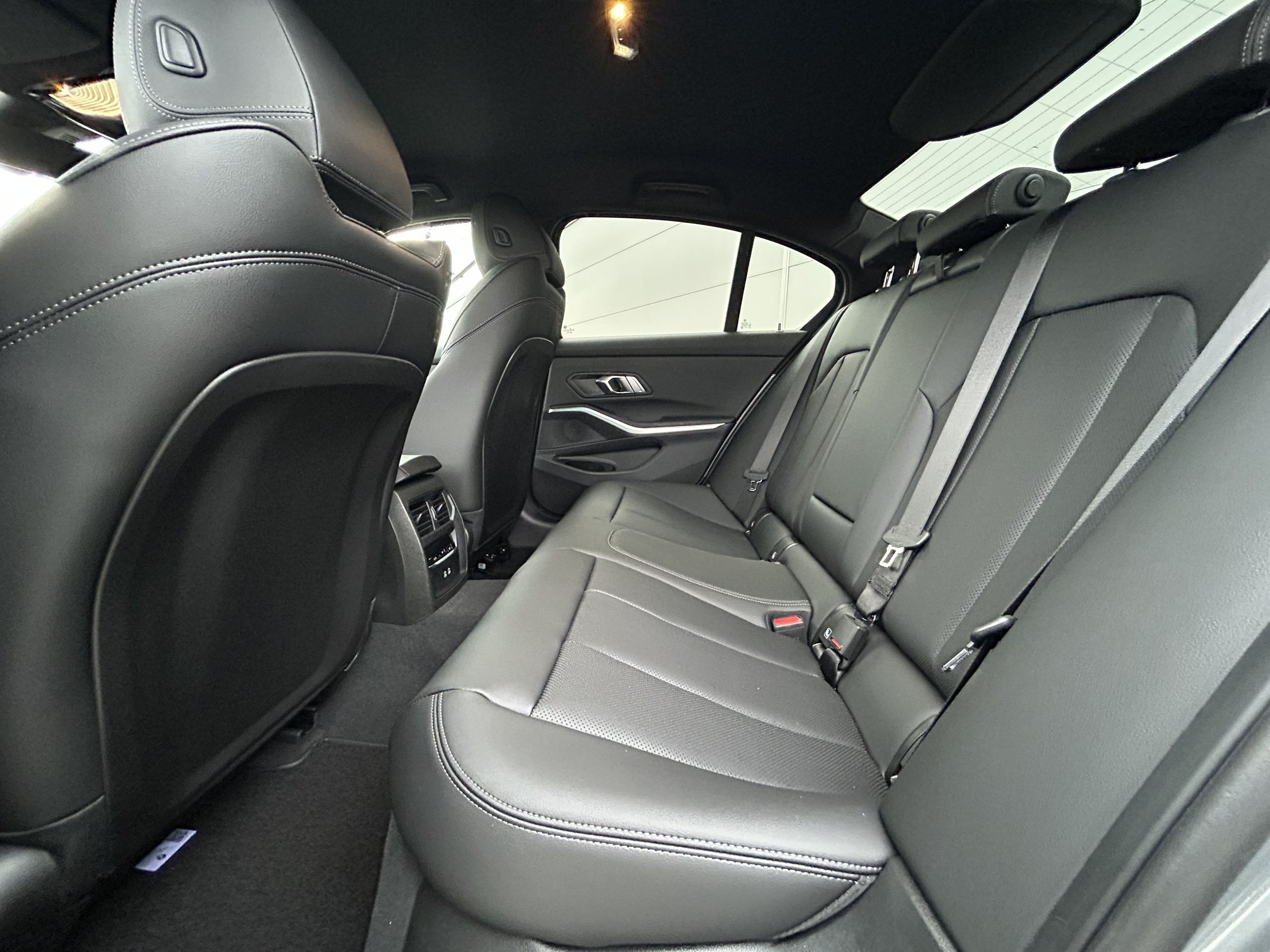 BMW 330e Sedan | M-Sport Edition | phev