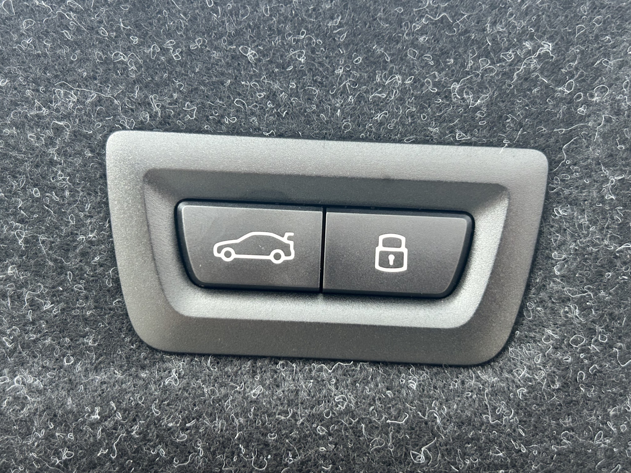 BMW 330e Sedan | M-Sport Edition | phev