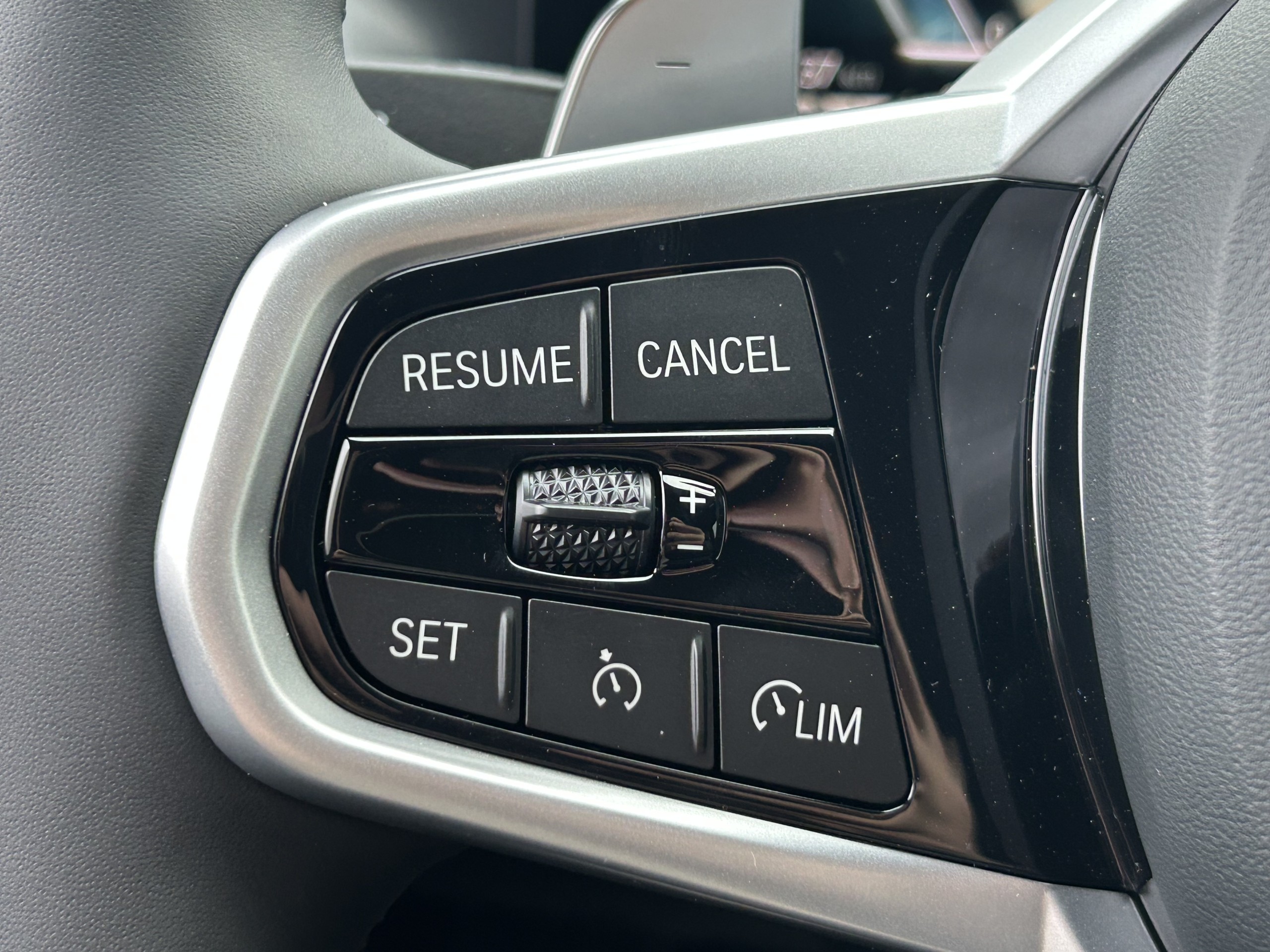 BMW 330e Sedan | M-Sport Edition | phev