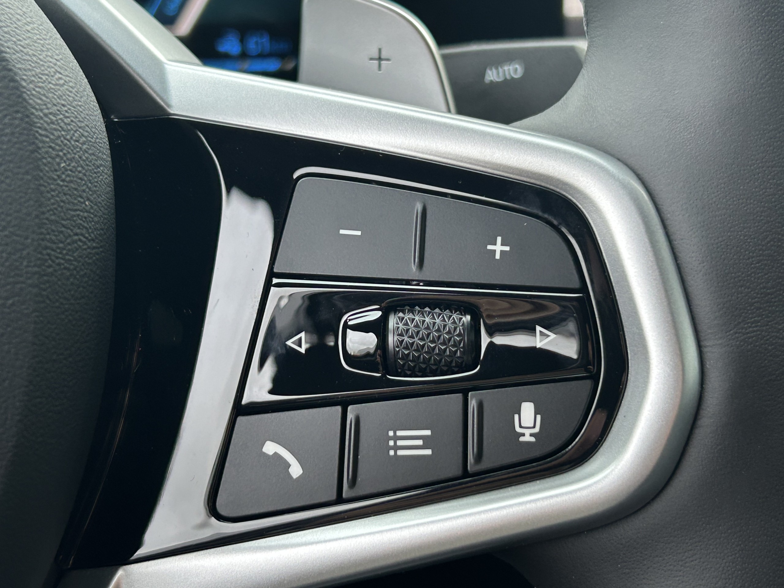 BMW 330e Sedan | M-Sport Edition | phev