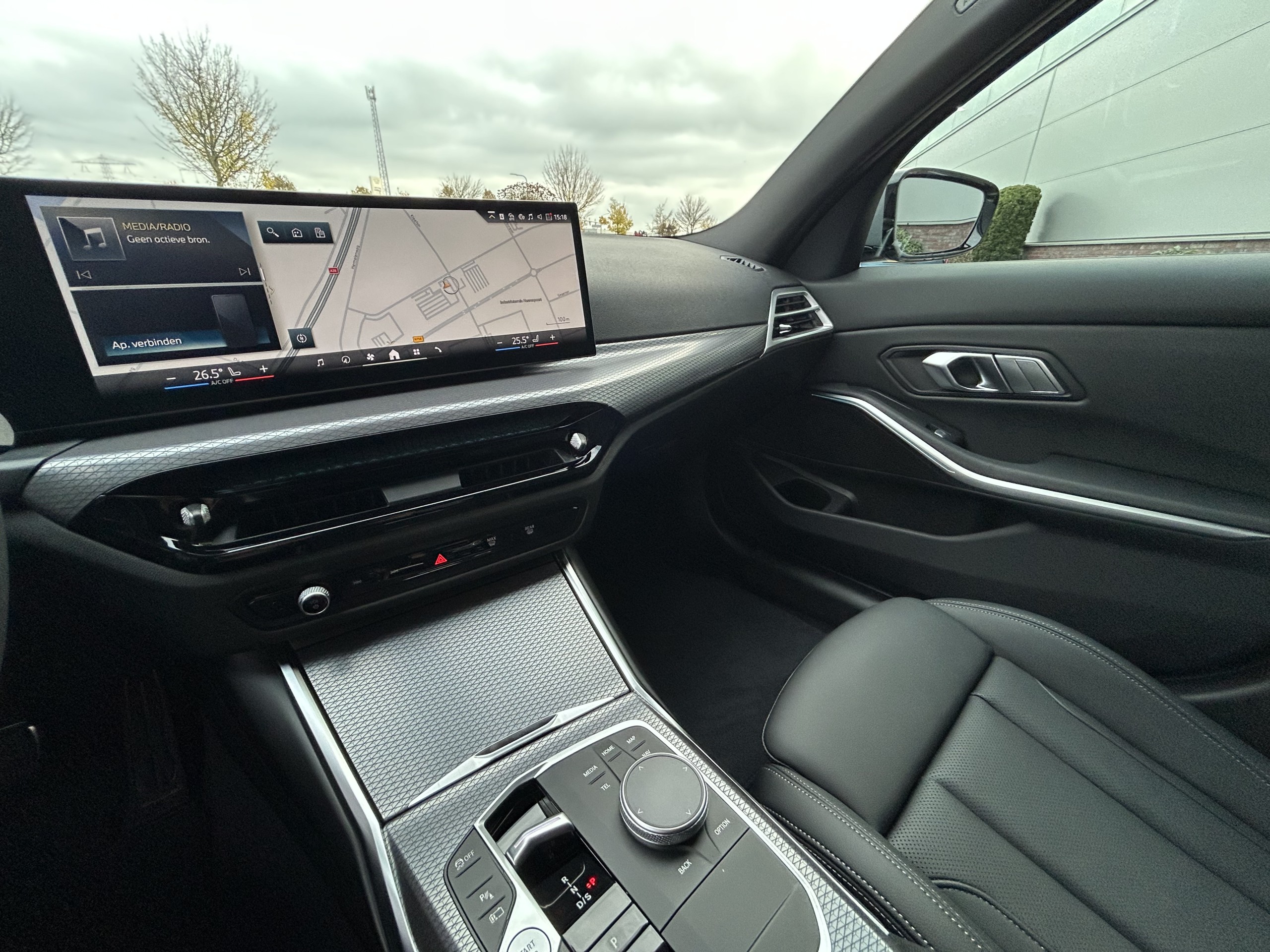 BMW 330e Sedan | M-Sport Edition | phev