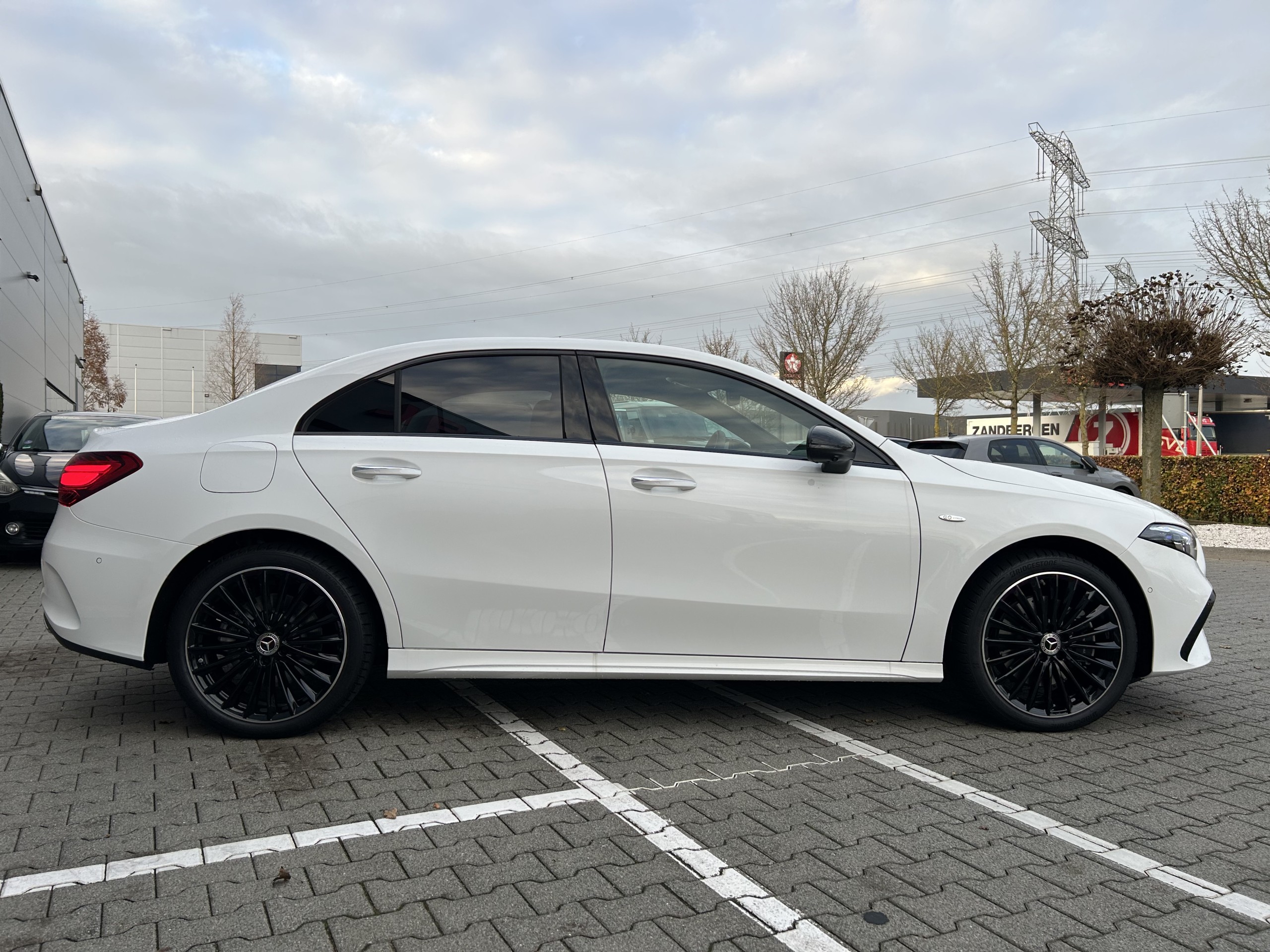 Mercedes-Benz | A250e Business Solution AMG