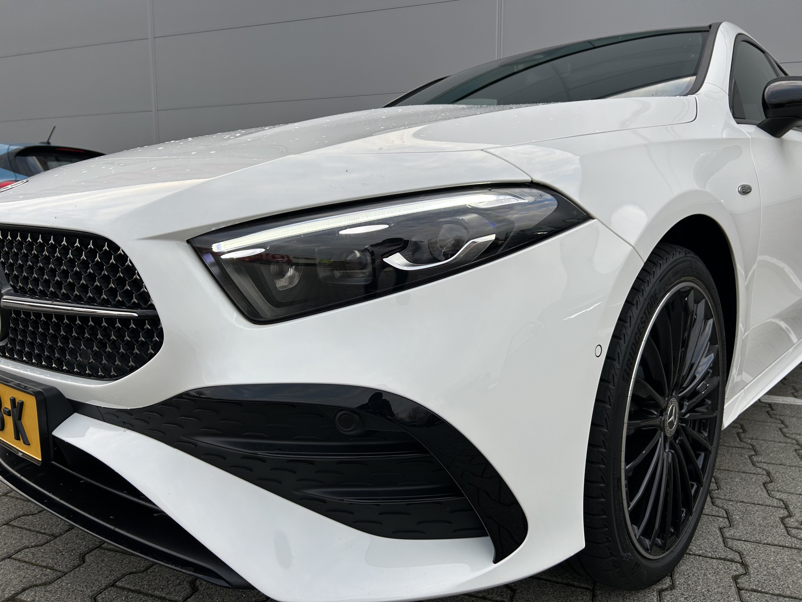 Mercedes-Benz | A250e Business Solution AMG