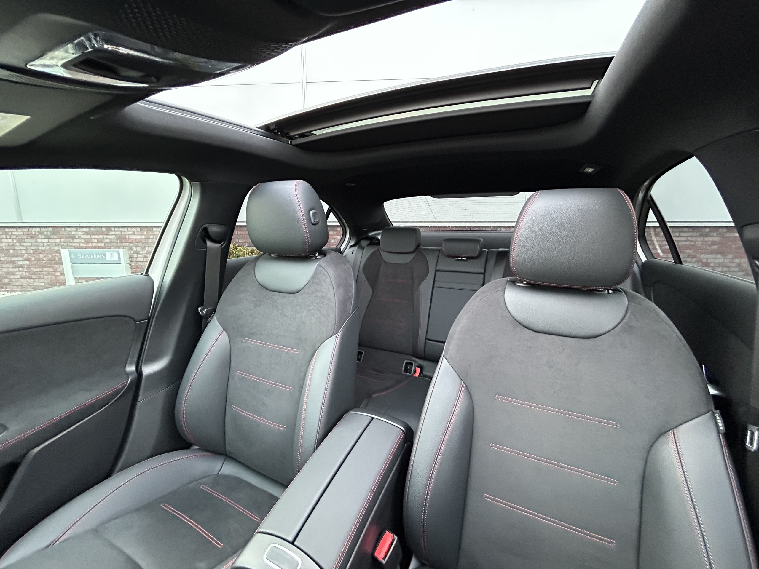 Mercedes-Benz | A250e Business Solution AMG