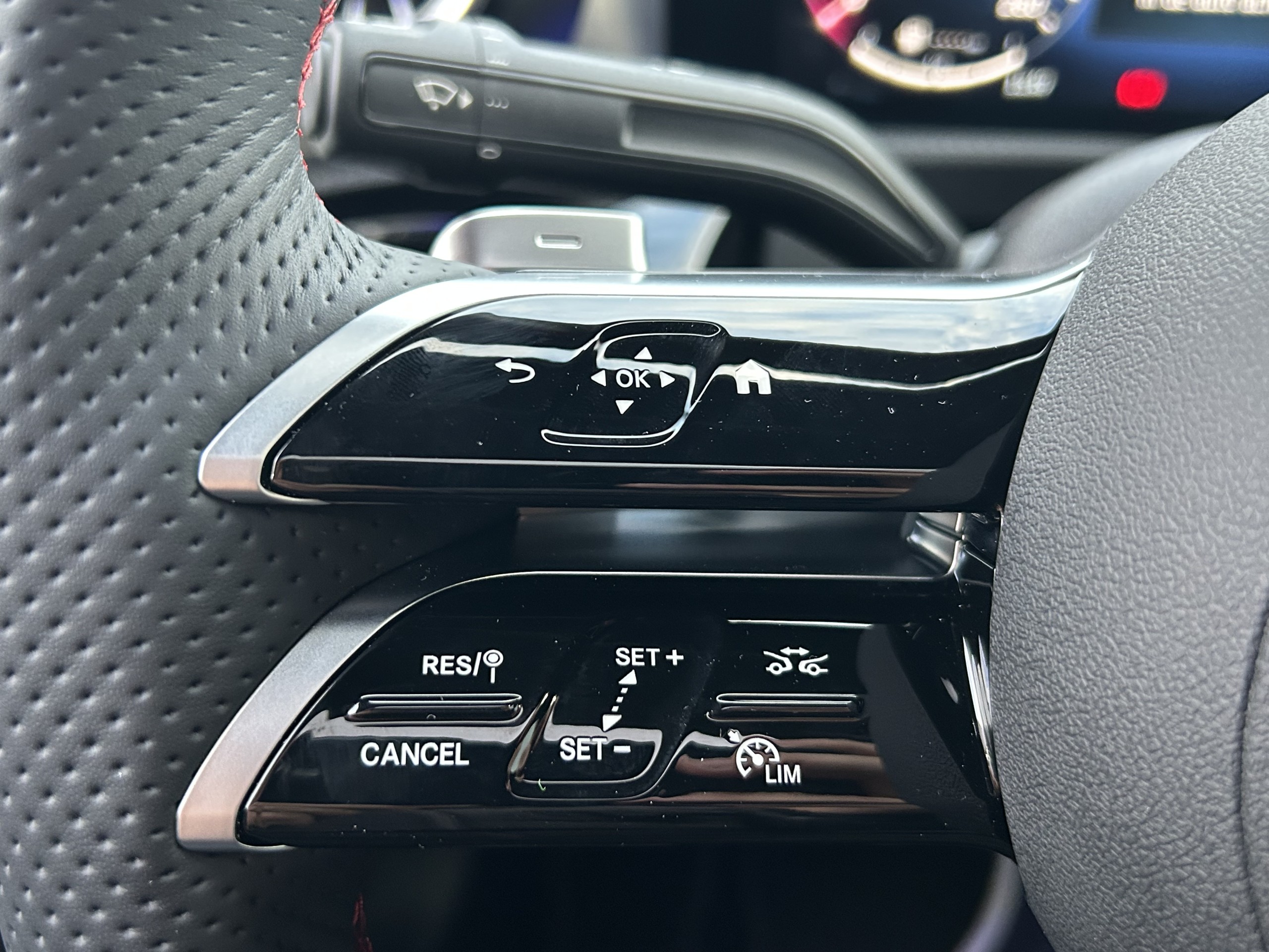 Mercedes-Benz | A250e Business Solution AMG