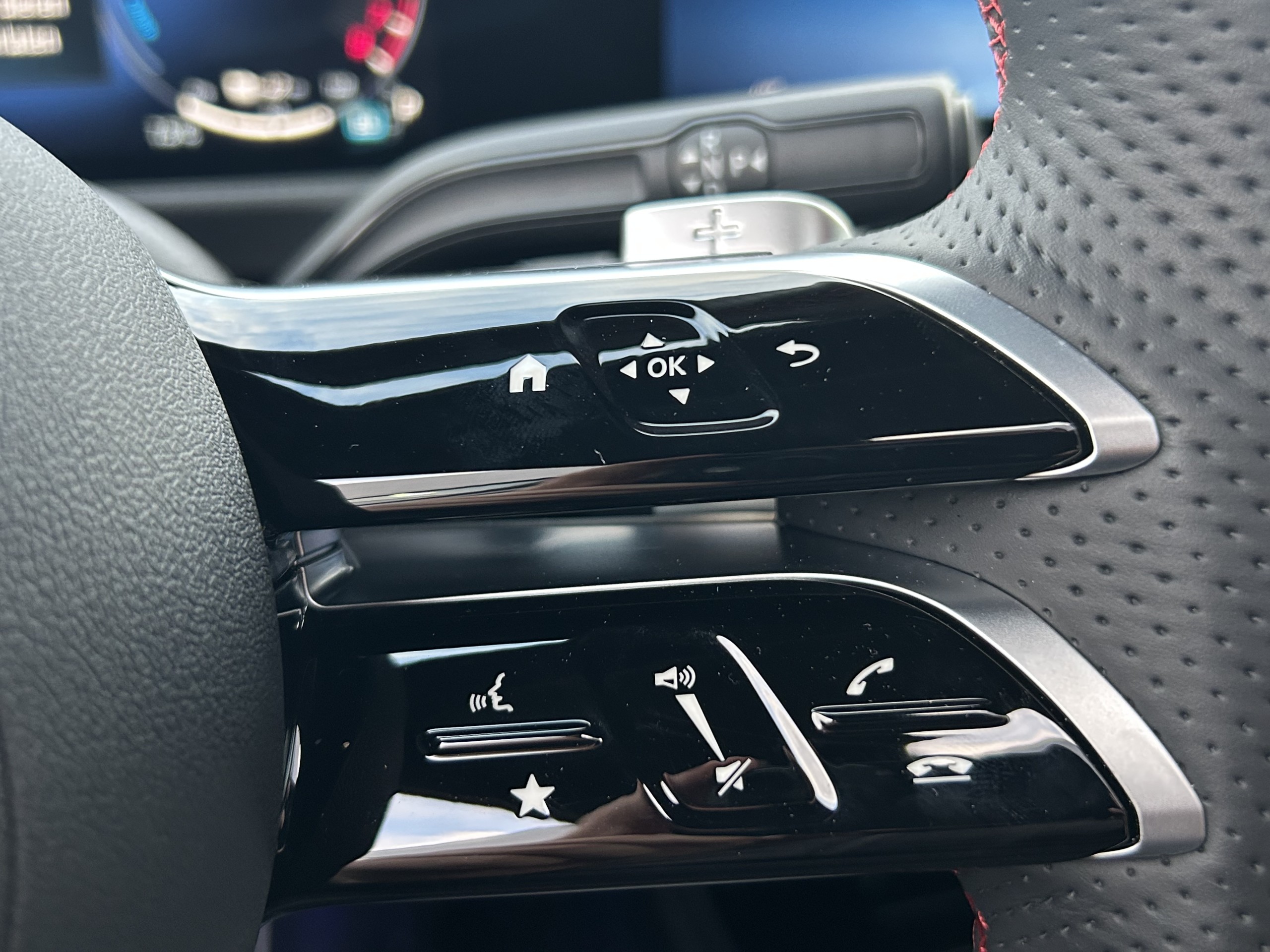 Mercedes-Benz | A250e Business Solution AMG