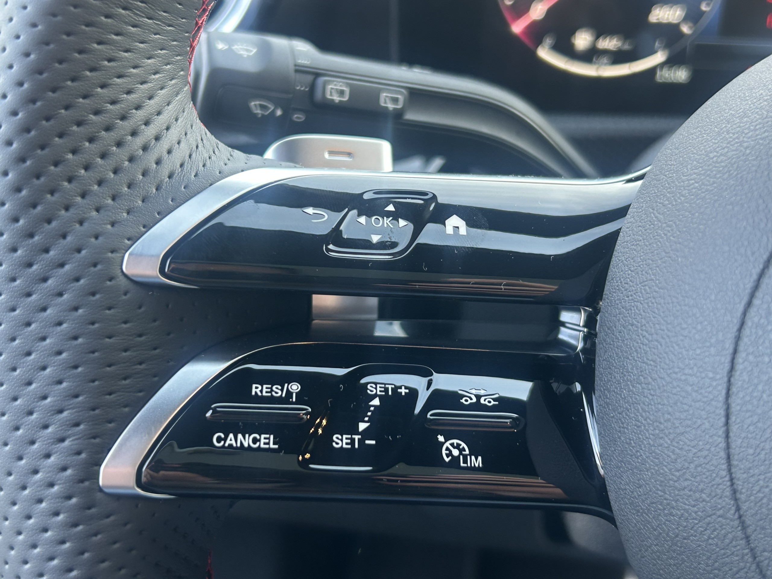 Mercedes Benz | A-Klasse 250e Business Solution AMG