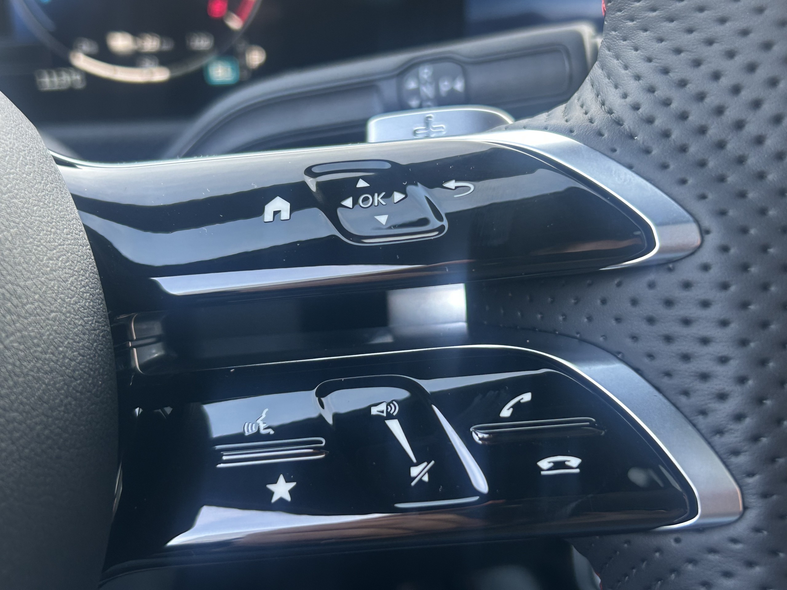 Mercedes Benz | A-Klasse 250e Business Solution AMG