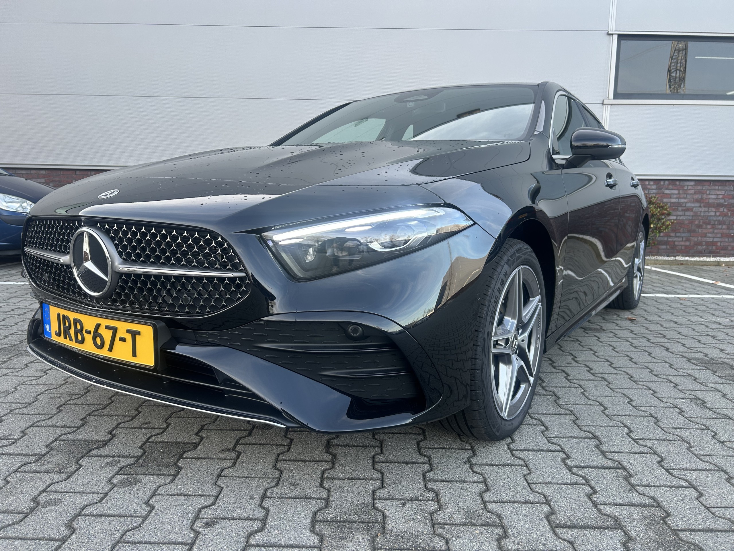 Mercedes Benz | A-Klasse 250e Business Solution AMG