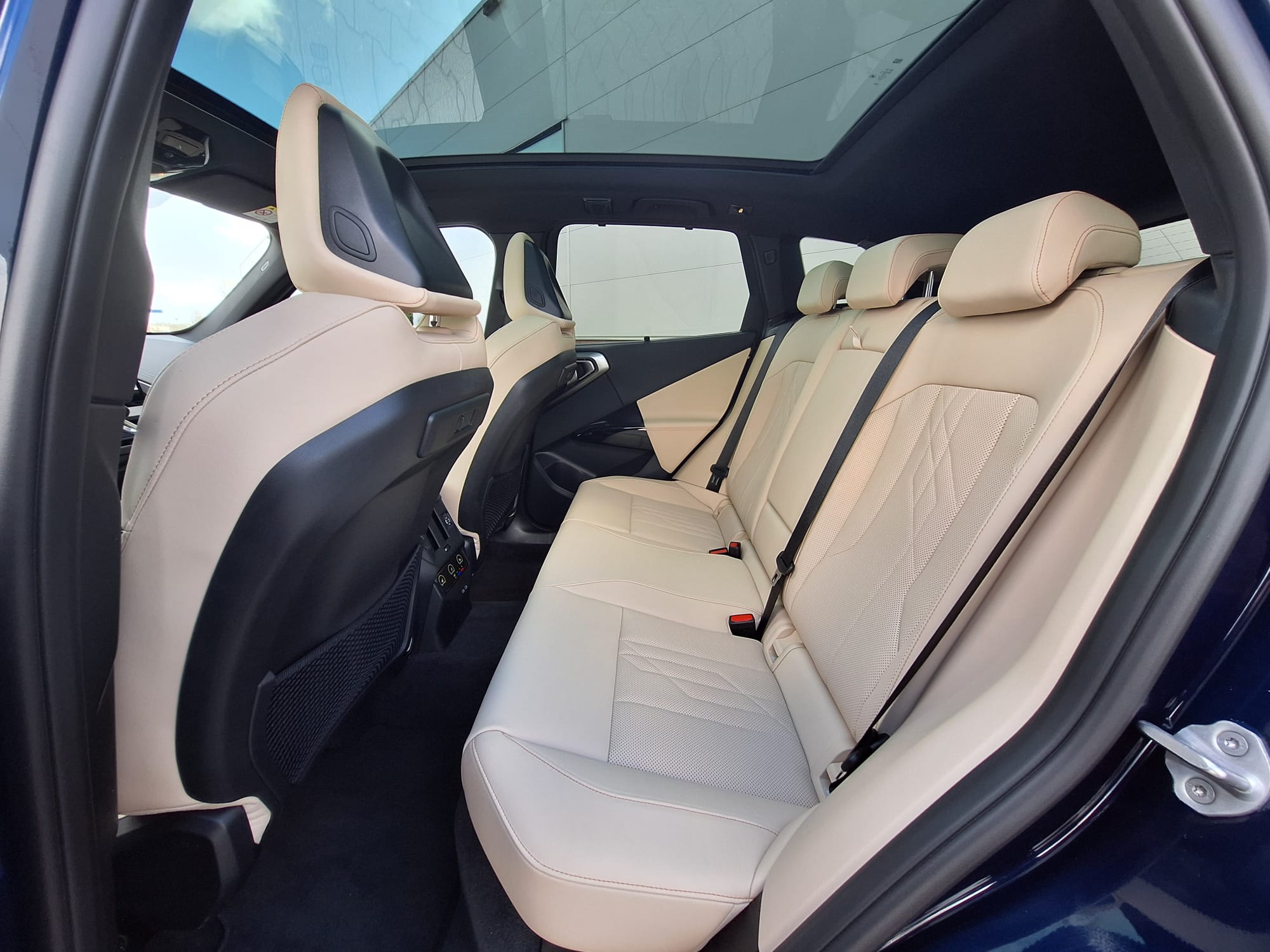 BMW X3 | X-DRIVE30E | PHEV | M-Pakket | Wit interieur