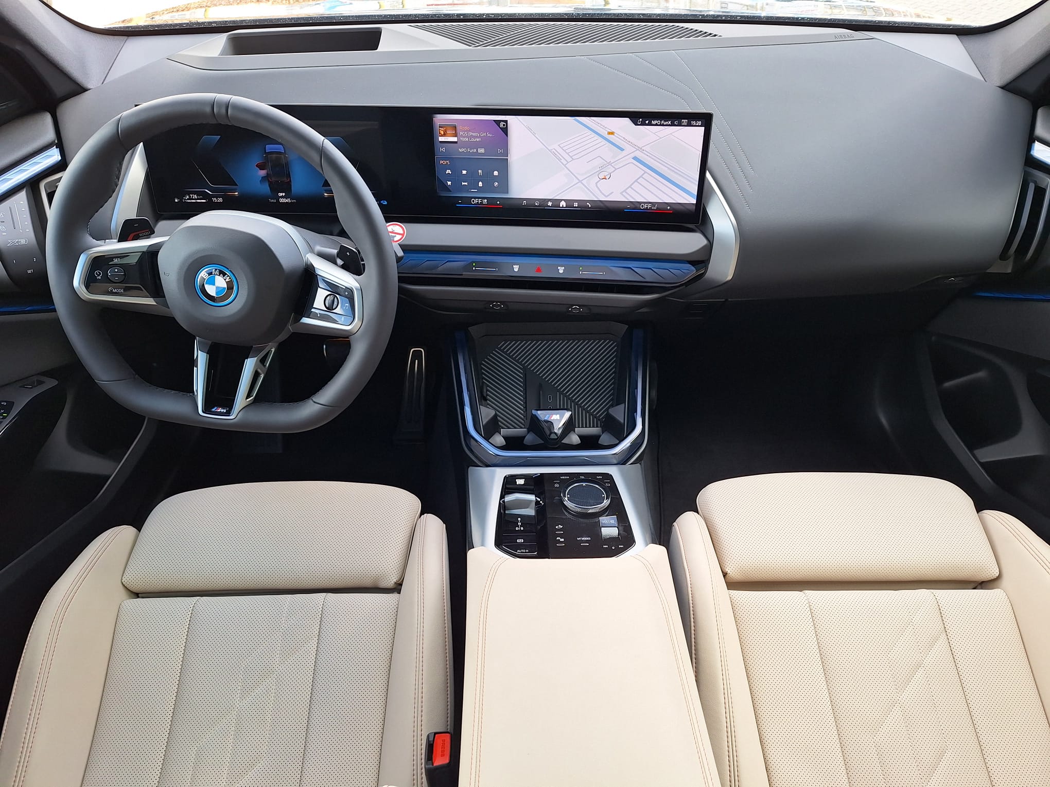 BMW X3 | X-DRIVE30E | PHEV | M-Pakket | Wit interieur