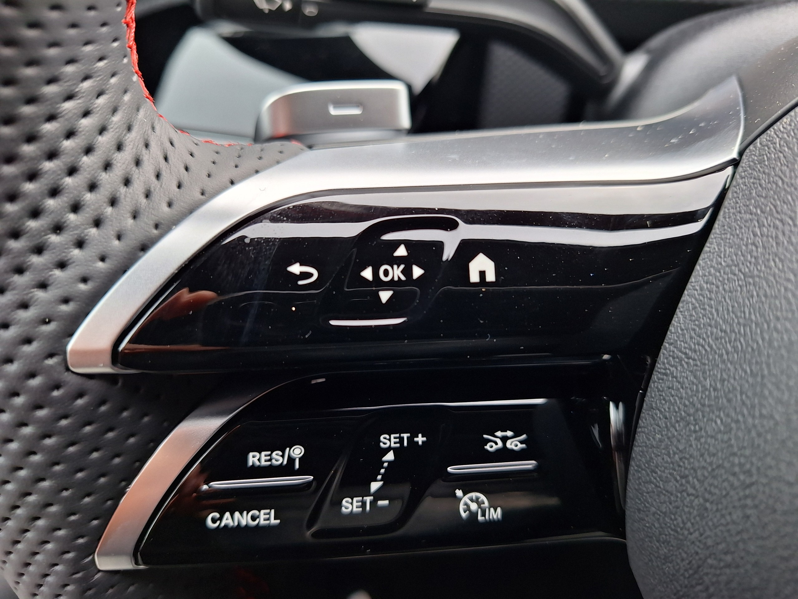 Mercedes Benz | A-Klasse 250e Business Solution AMG Multispaaks