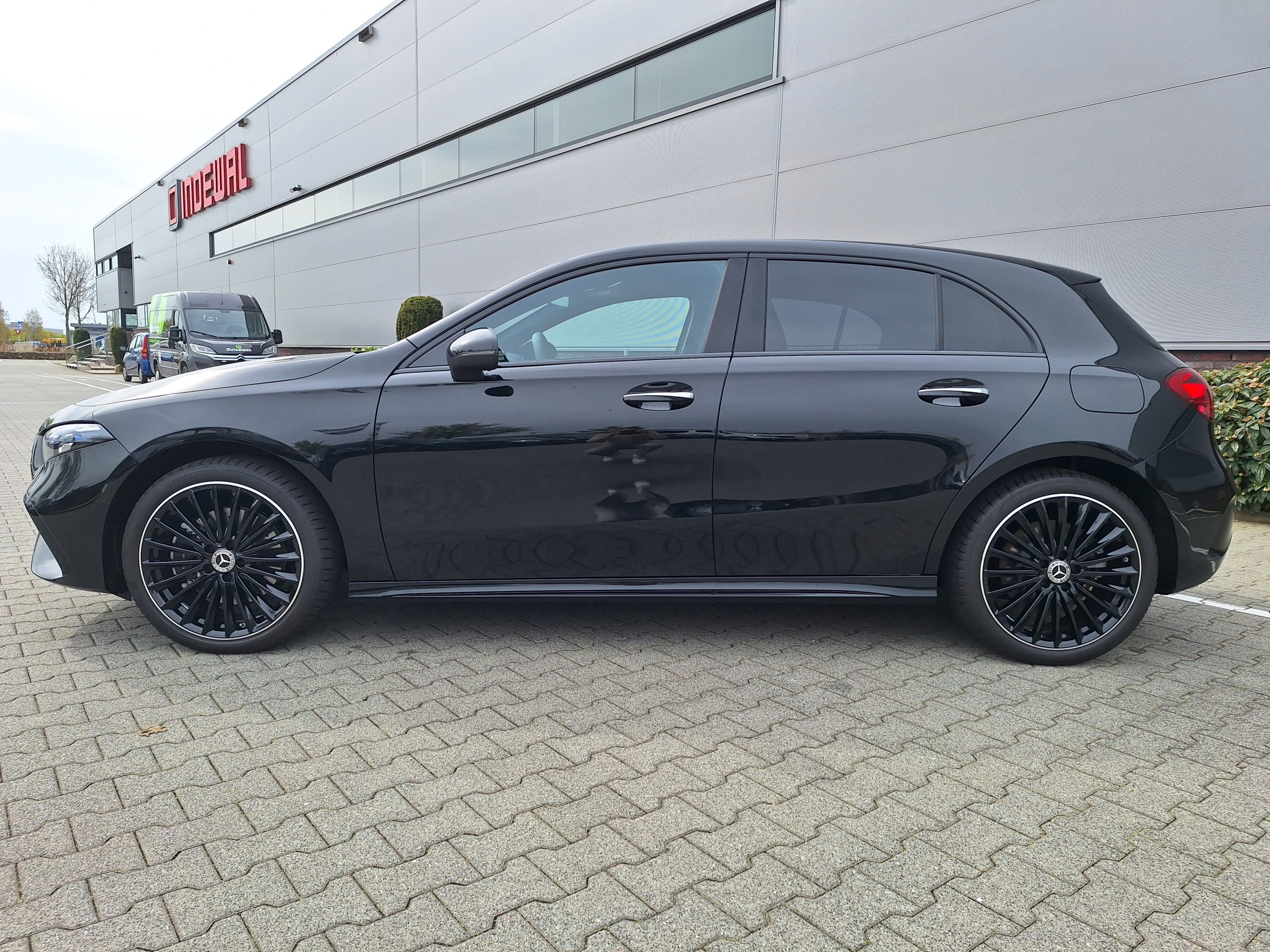 Mercedes Benz | A-Klasse 250e Business Solution AMG Multispaaks