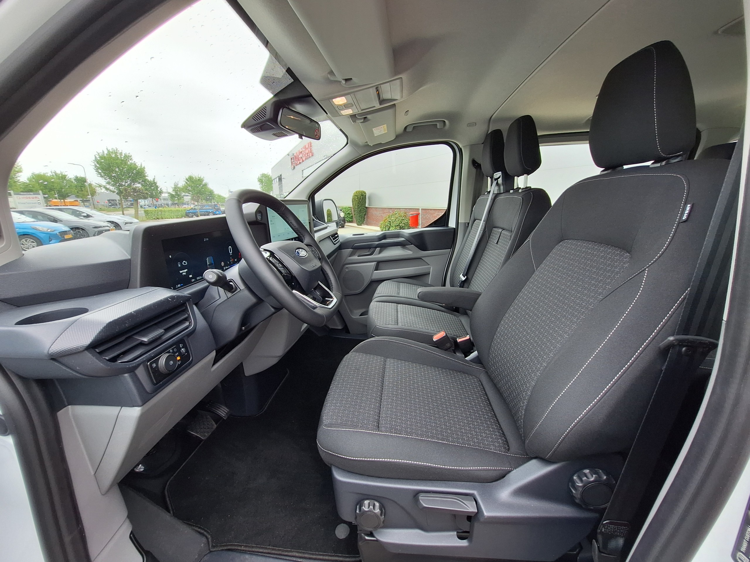Ford Transit Custum | 340 2.5 PHEV L2H1 Limited | 9 persoons