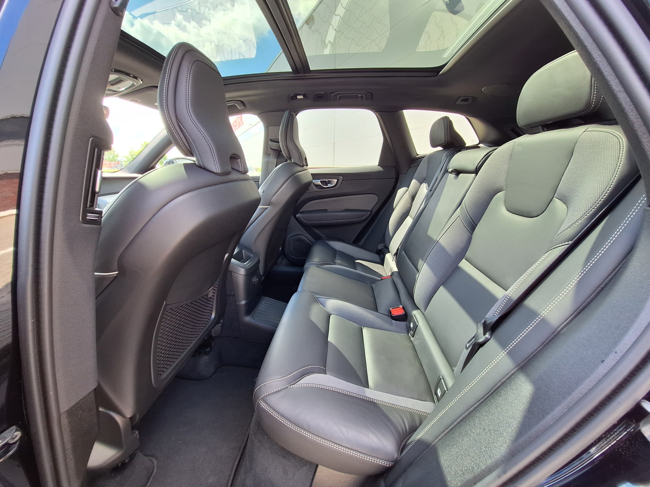 Volvo XC60 | 2.0 T6 Plug-in hybrid AWD Plus Bright