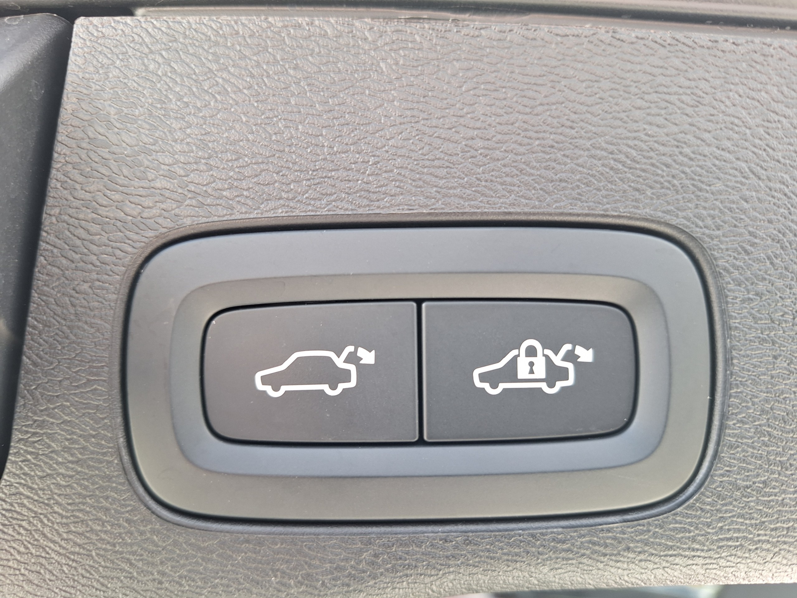 Volvo XC60 | 2.0 T6 Plug-in hybrid AWD Plus Bright