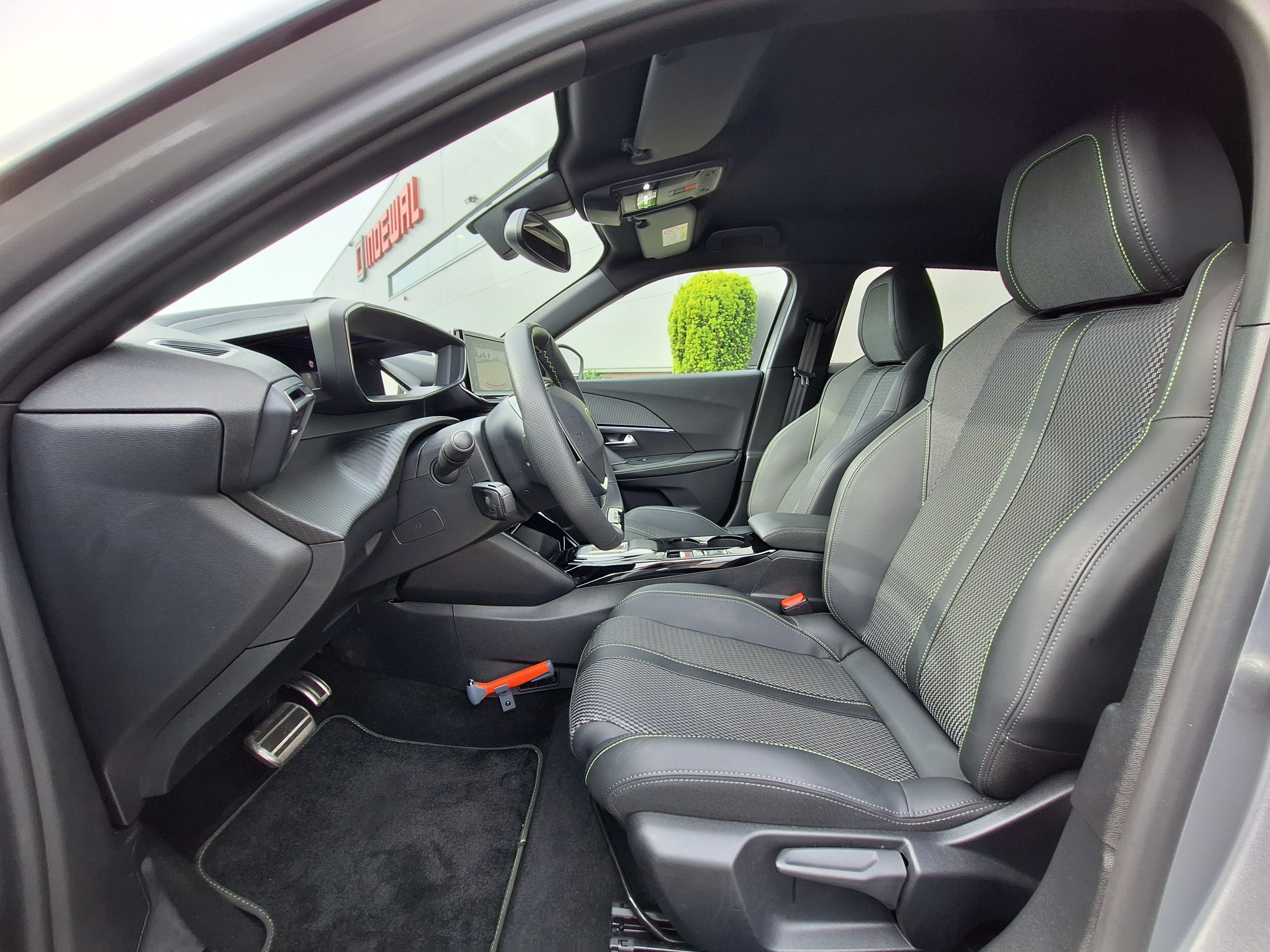 Peugeot e-2008 | GT Avantage 54 kWh