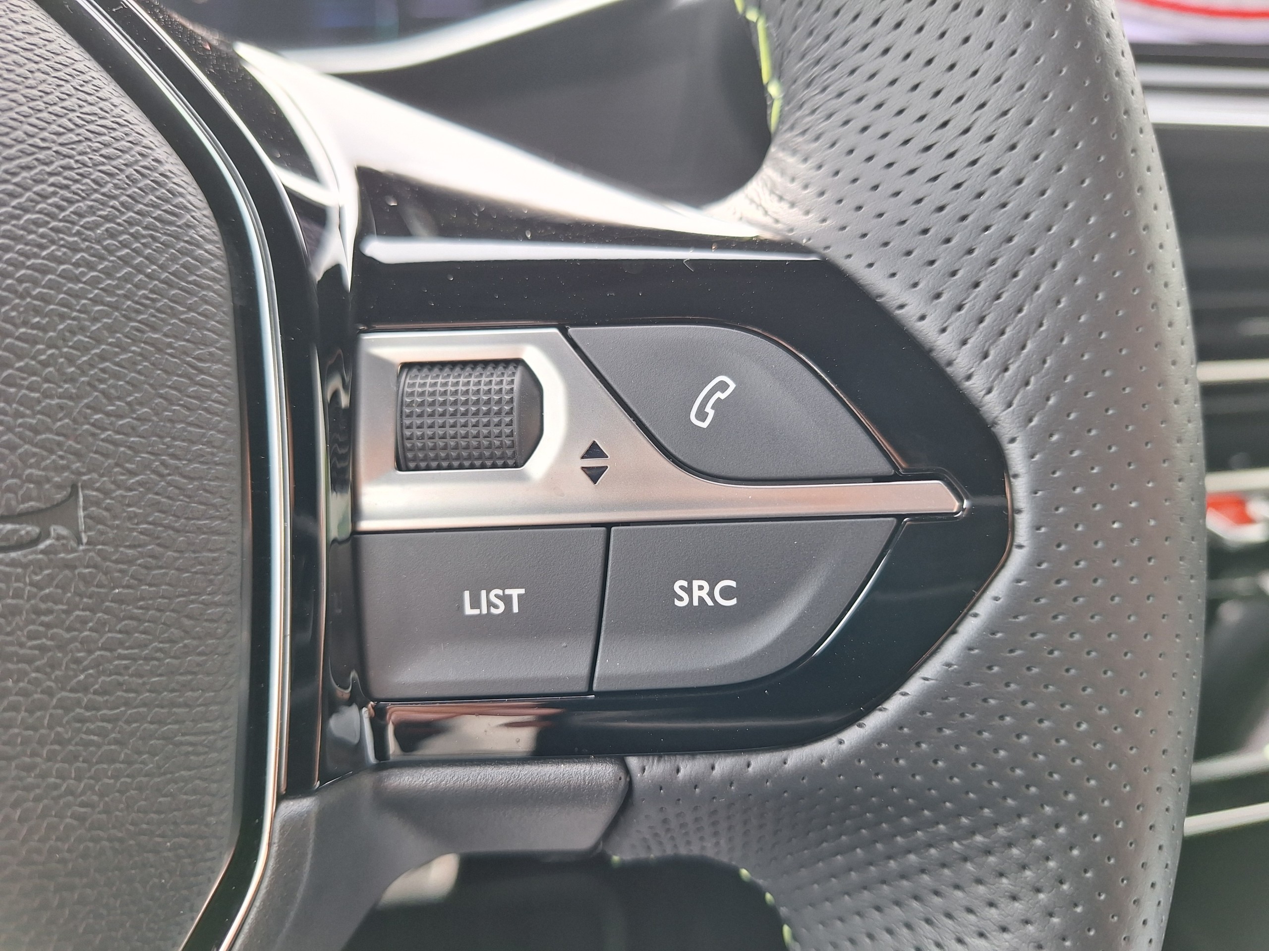 Peugeot e-2008 | GT Avantage 54 kWh