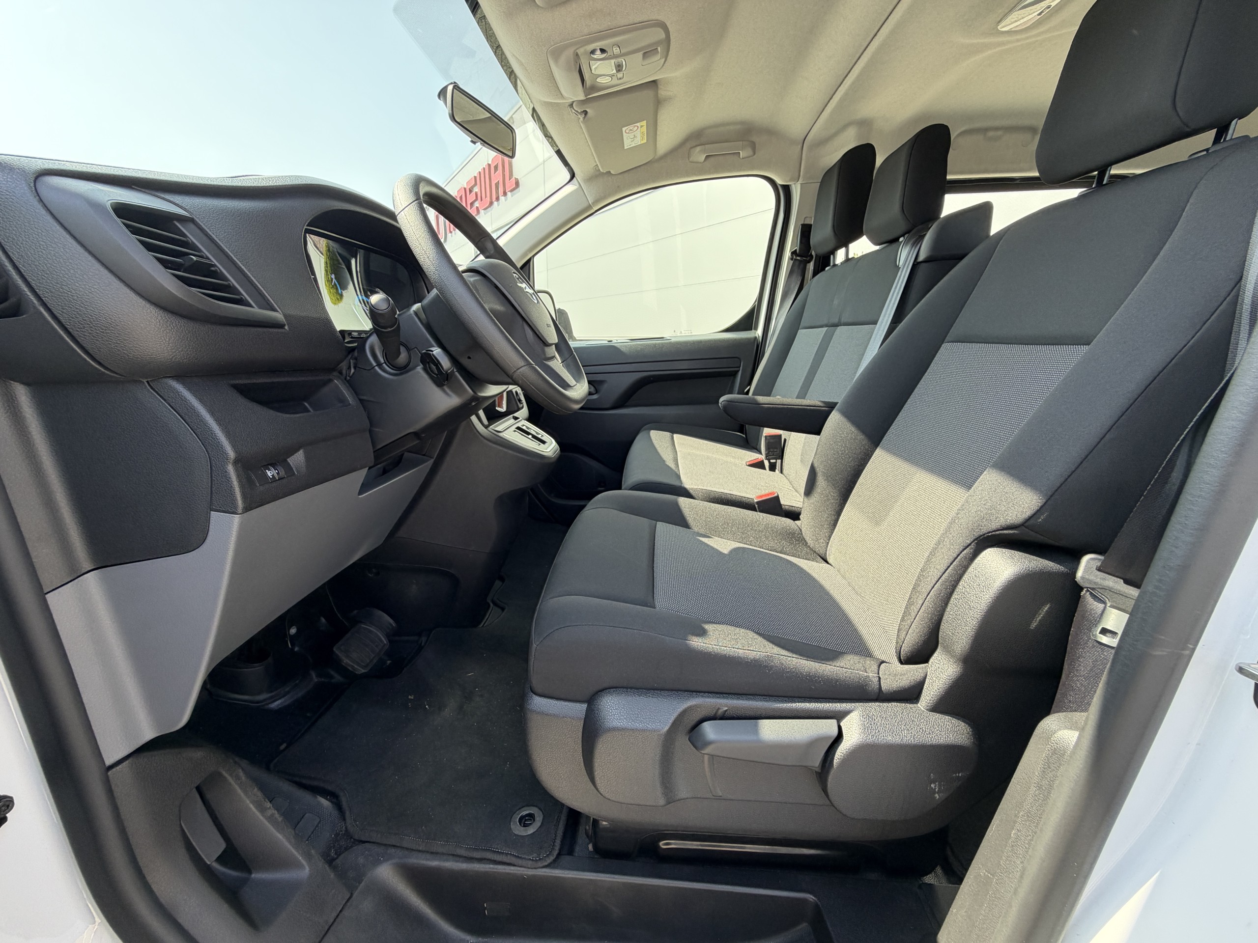 Opel Vivaro-e | Combi 75kWh EV | L2H1 100kW aut ( 9persoons)