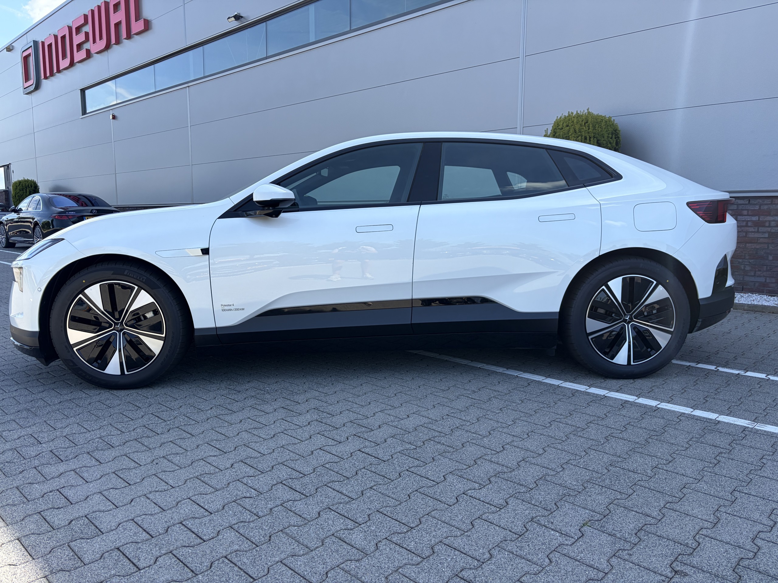 Polestar 4 | Long Range Single Motor 100 KWH