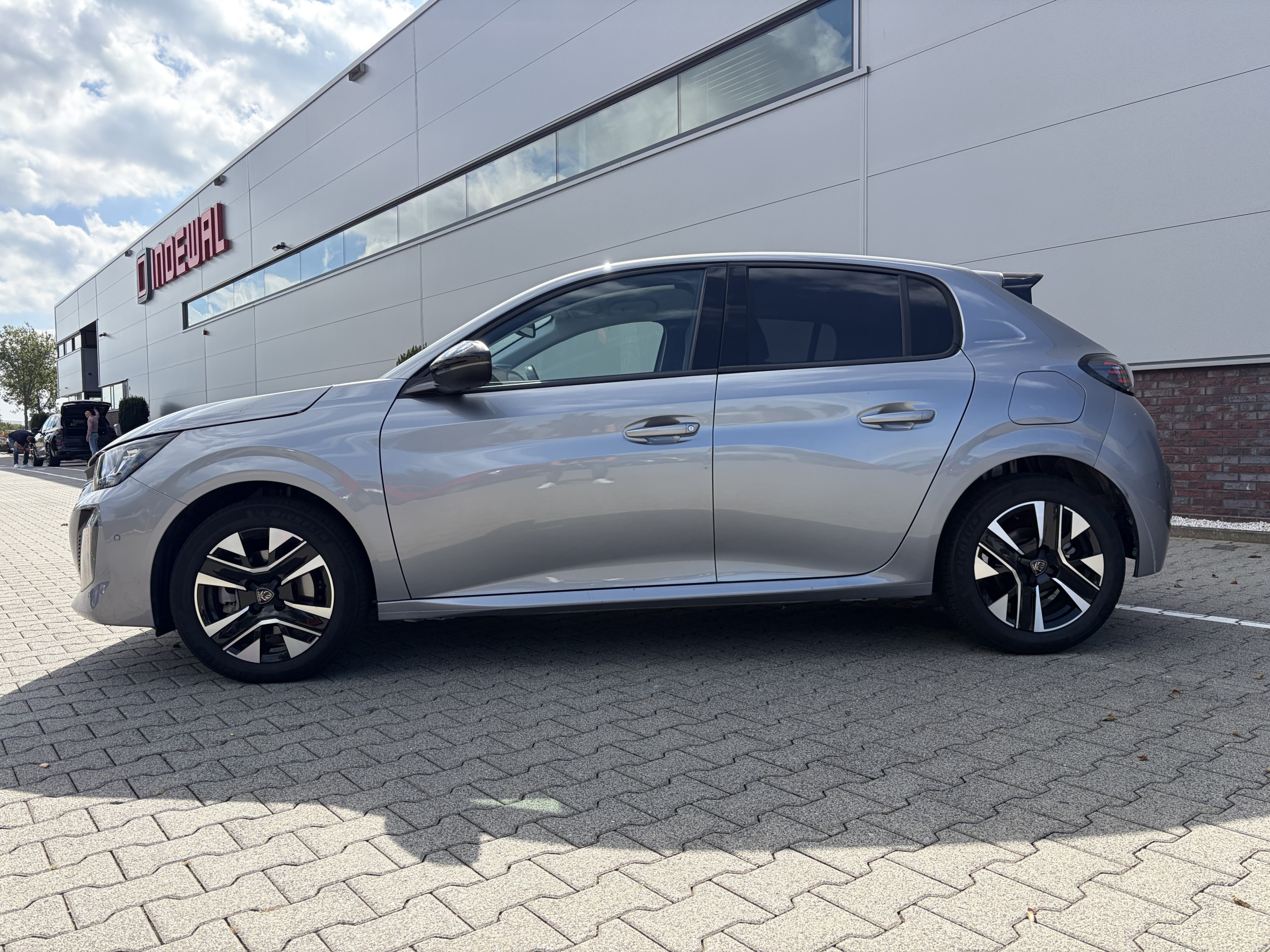 Peugeot 208 | 1.2 Hybrid | 110 e-DCS6 Allure