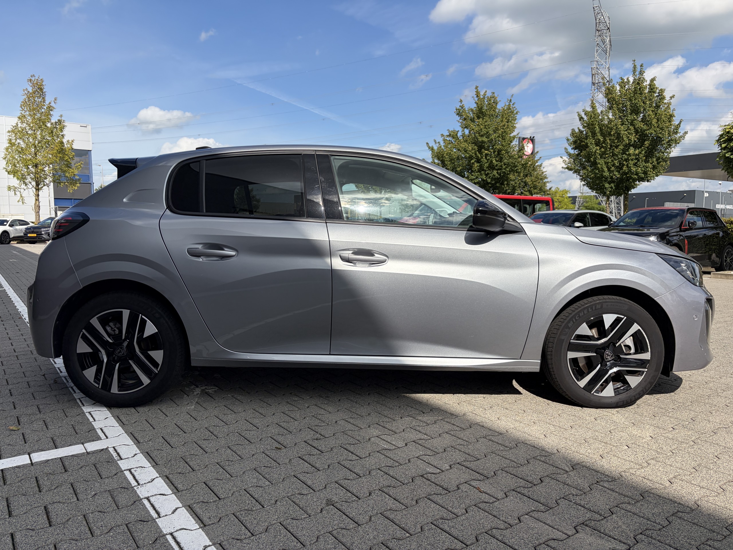 Peugeot 208 | 1.2 Hybrid | 110 e-DCS6 Allure