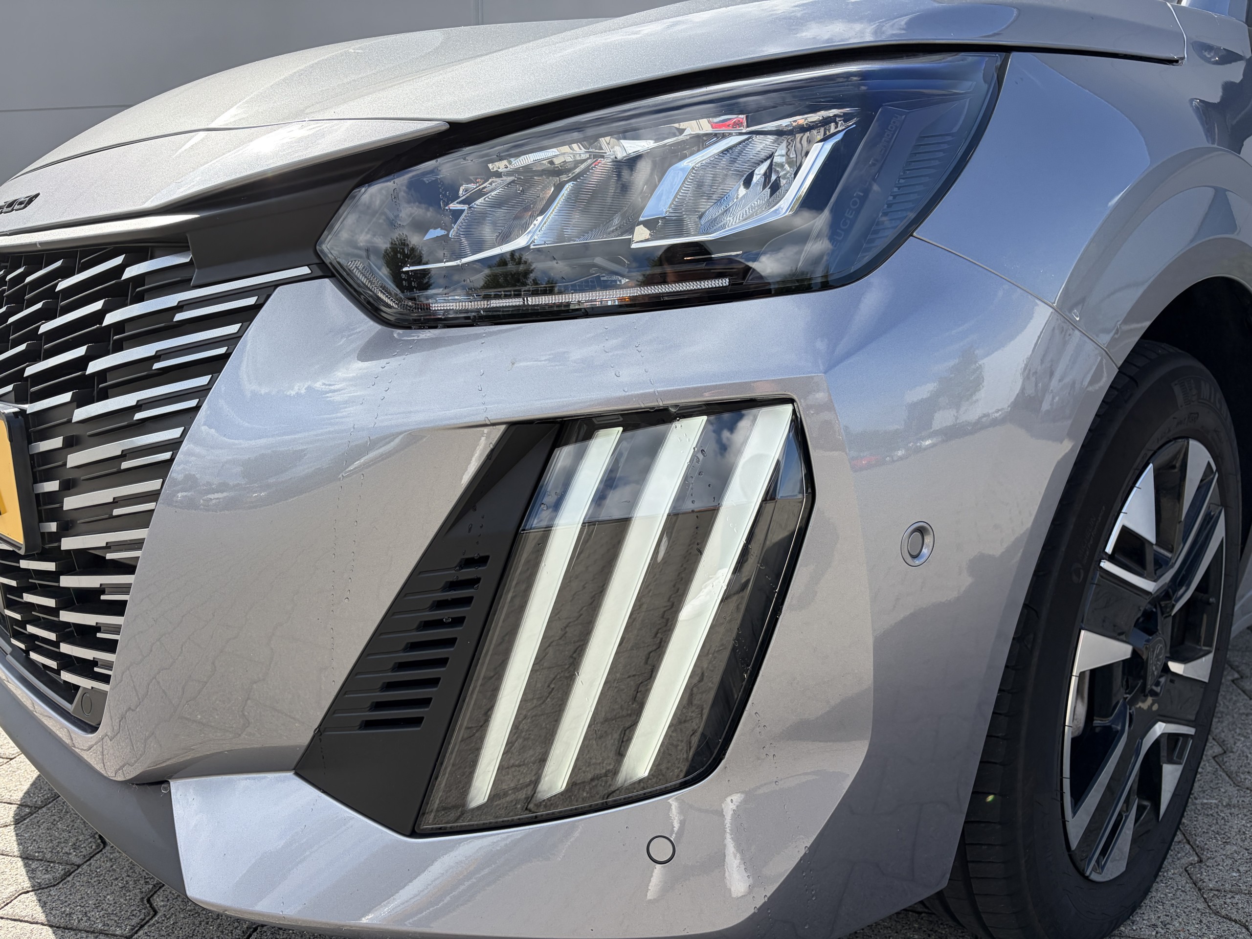 Peugeot 208 | 1.2 Hybrid | 110 e-DCS6 Allure