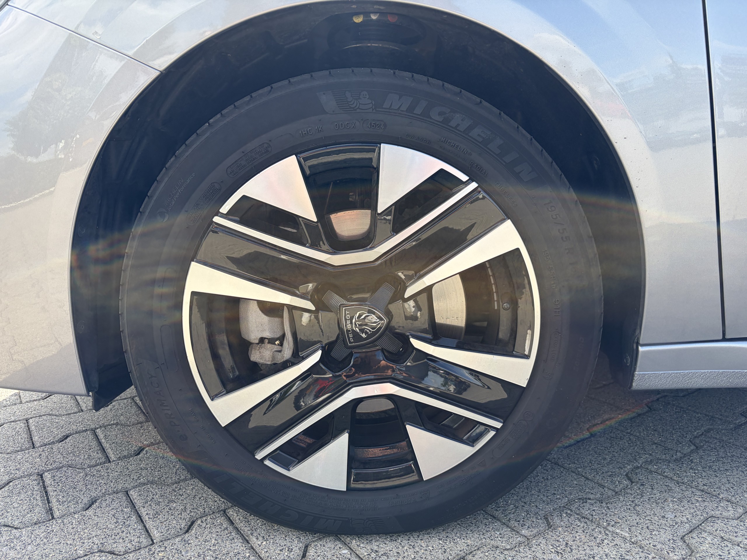 Peugeot 208 | 1.2 Hybrid | 110 e-DCS6 Allure