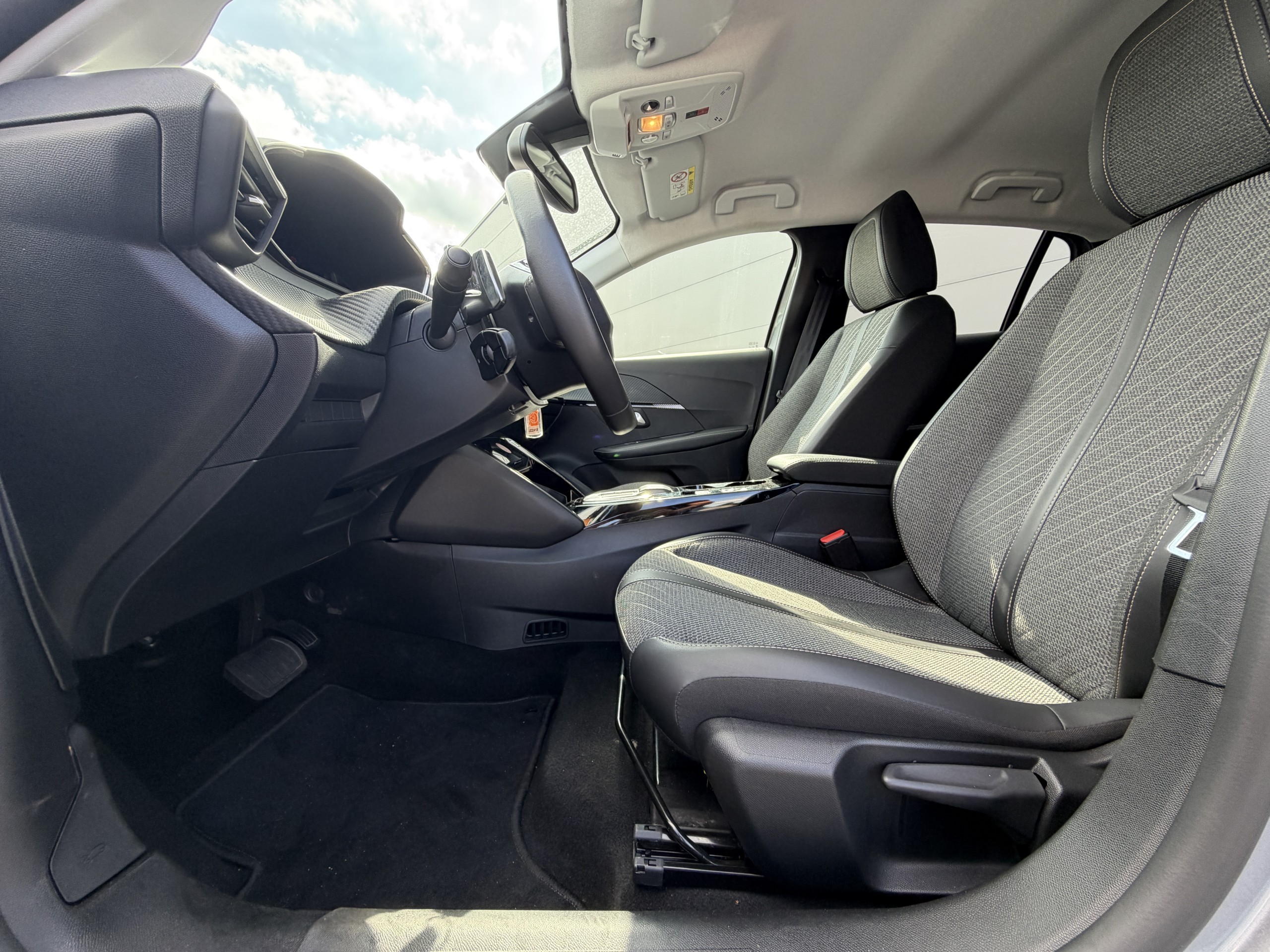 Peugeot 208 | 1.2 Hybrid | 110 e-DCS6 Allure