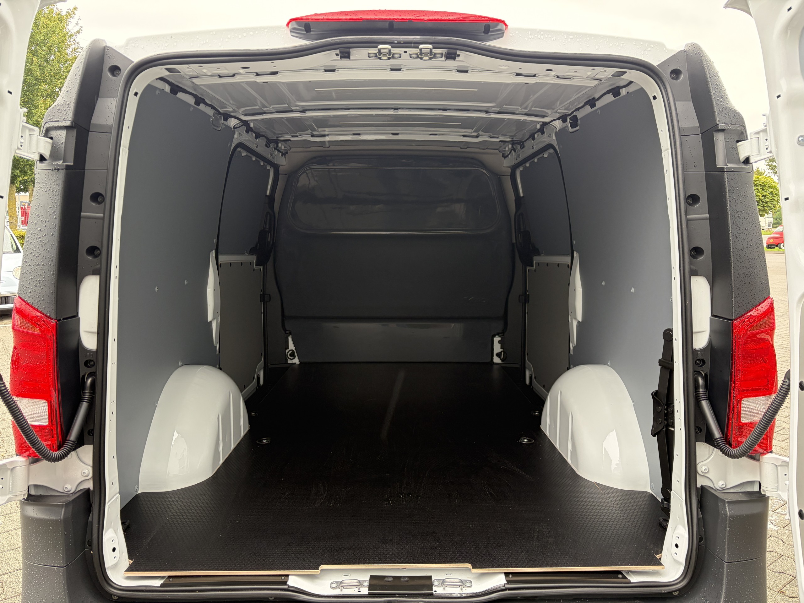 Mercedes-Benz | eVito 112 L2 | 60 kWh
