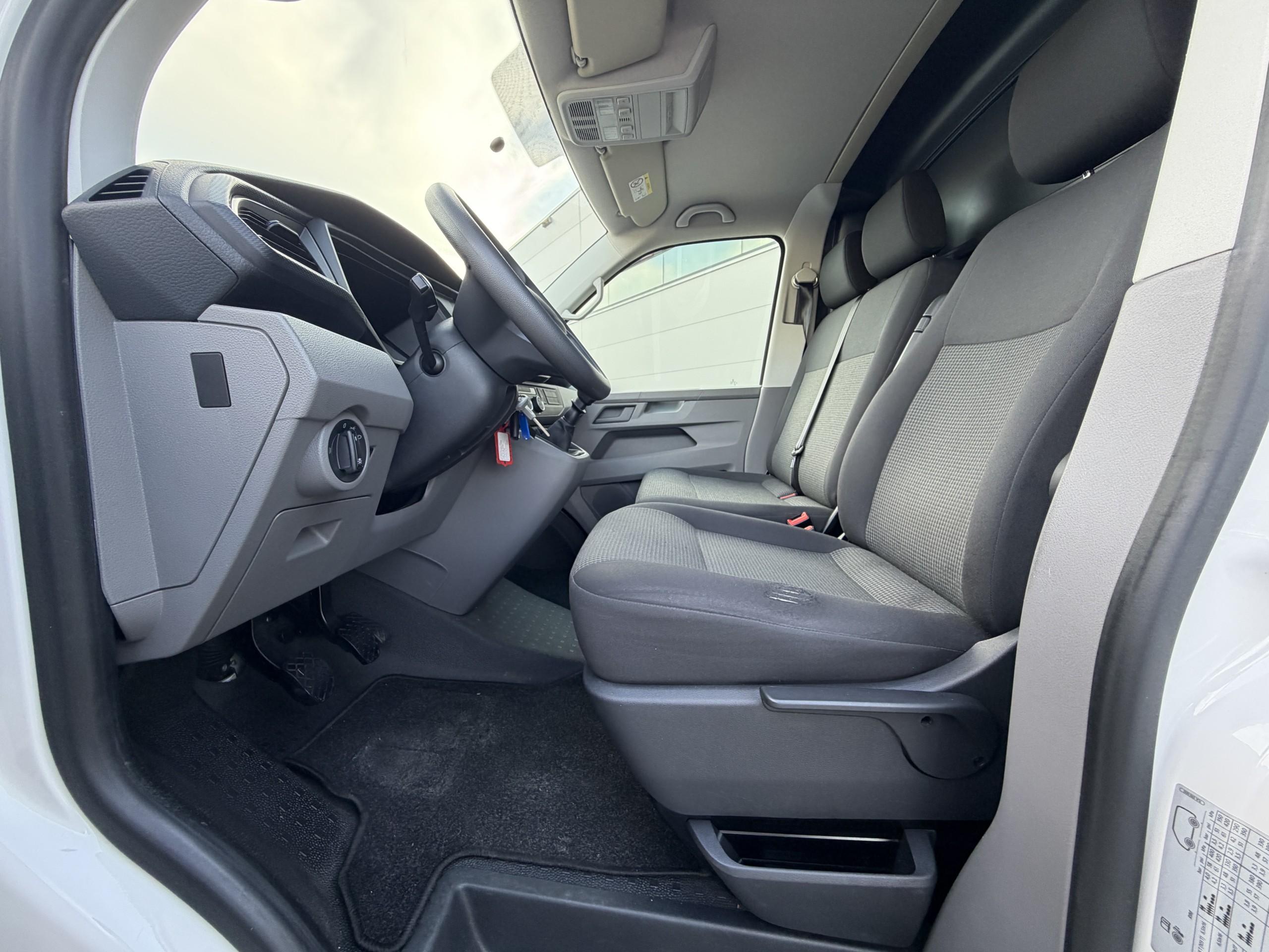 Volkswagen Transporter | 2.0 TDI L1H1