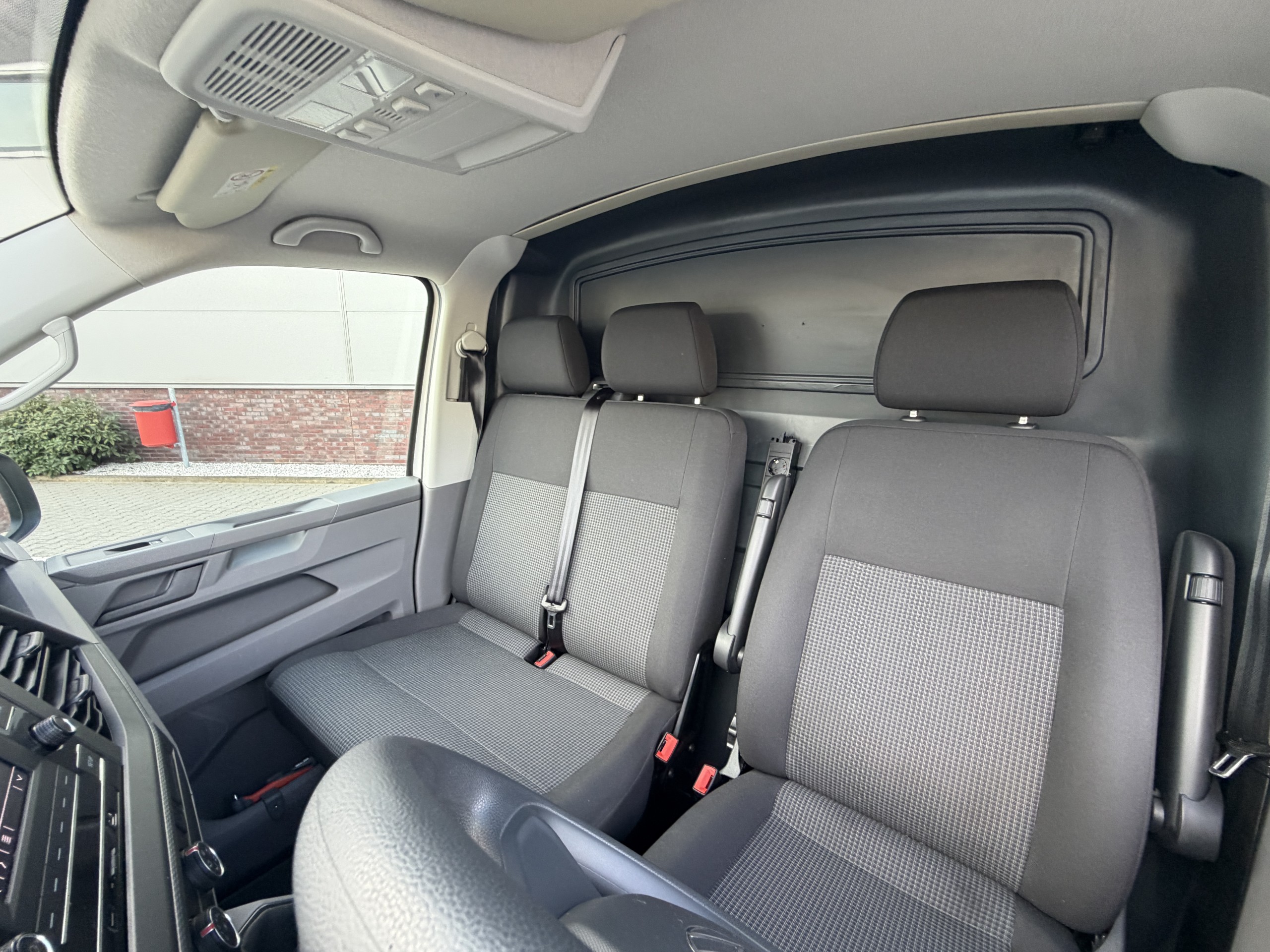 Volkswagen Transporter | 2.0 TDI L1H1